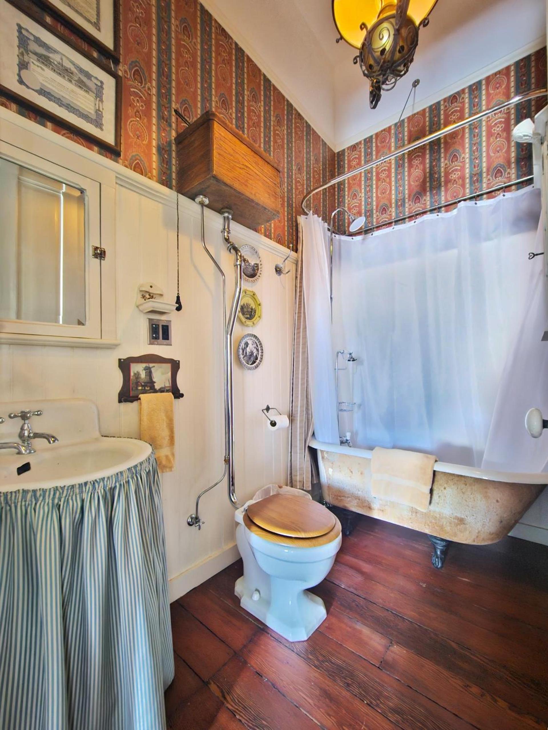 The JD Hyde Historic Inn photo 57