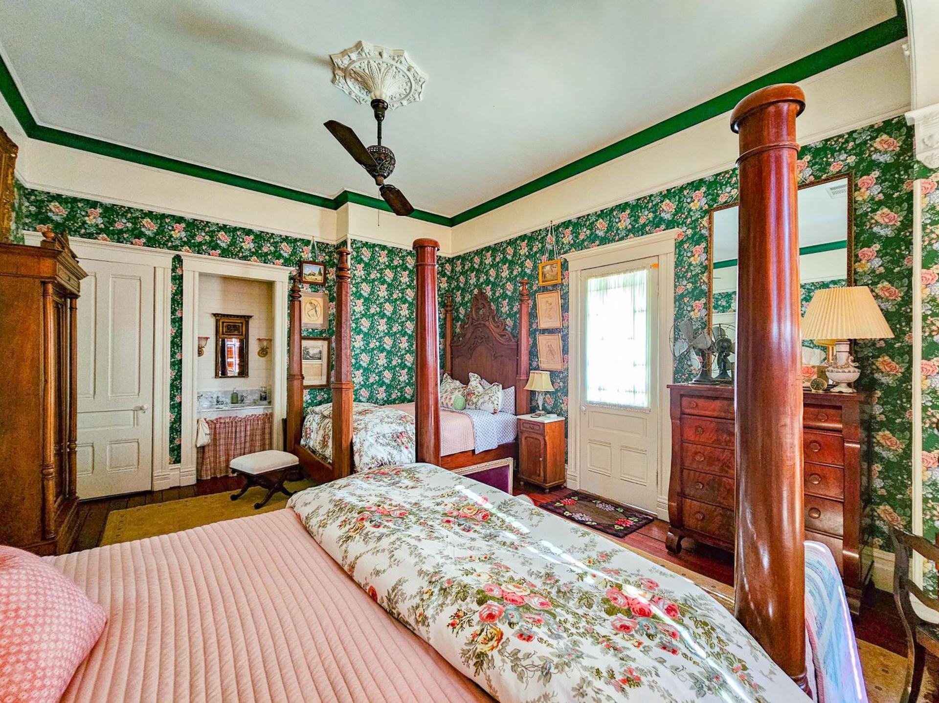 The JD Hyde Historic Inn photo 62