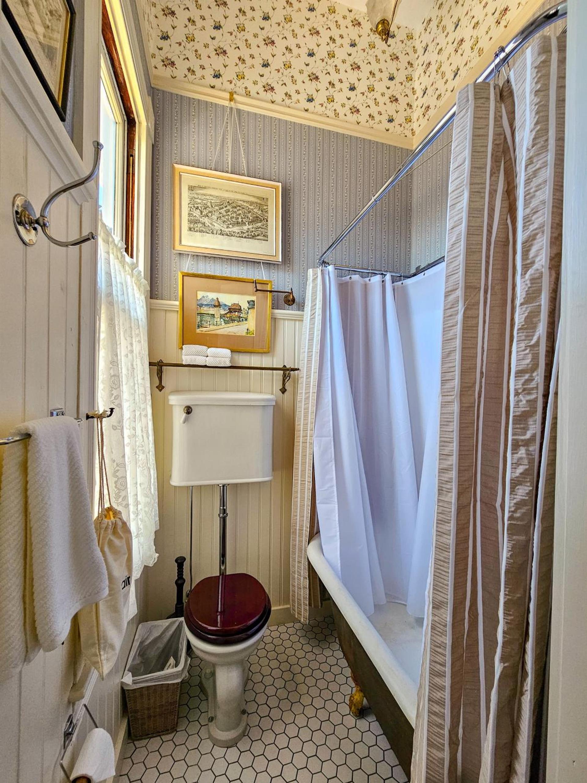 The JD Hyde Historic Inn photo 69