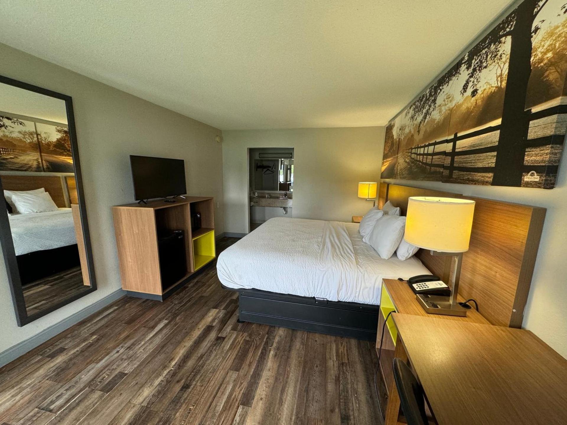 Rodeway Inn Owensboro South photo 27