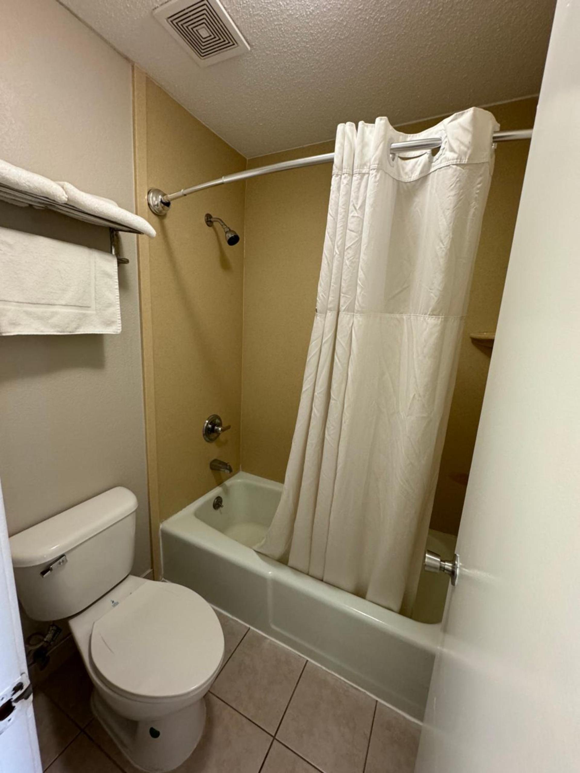 Rodeway Inn Owensboro South photo 32