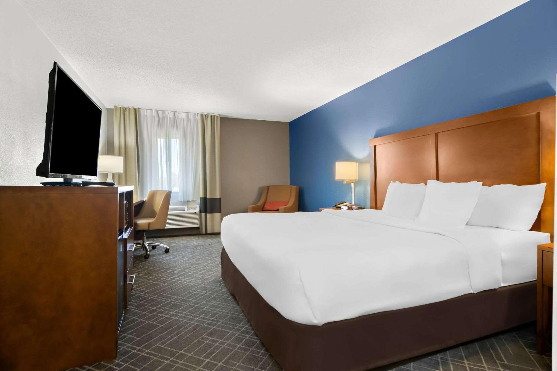 Comfort Inn Joliet West I-80 photo 11