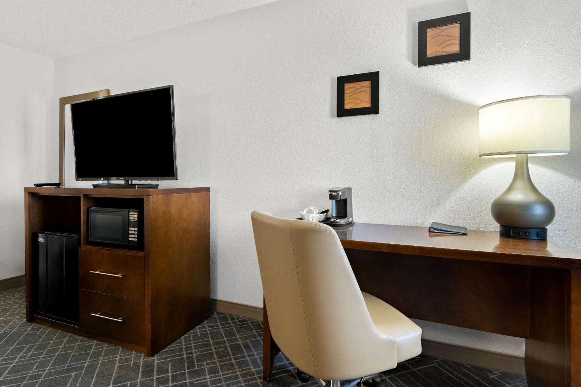 Comfort Inn Joliet West I-80 photo 13