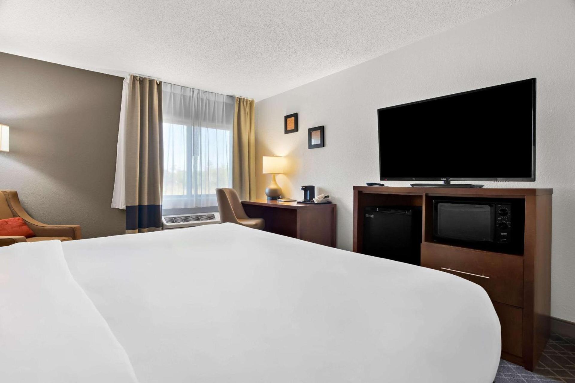 Comfort Inn Joliet West I-80 photo 16
