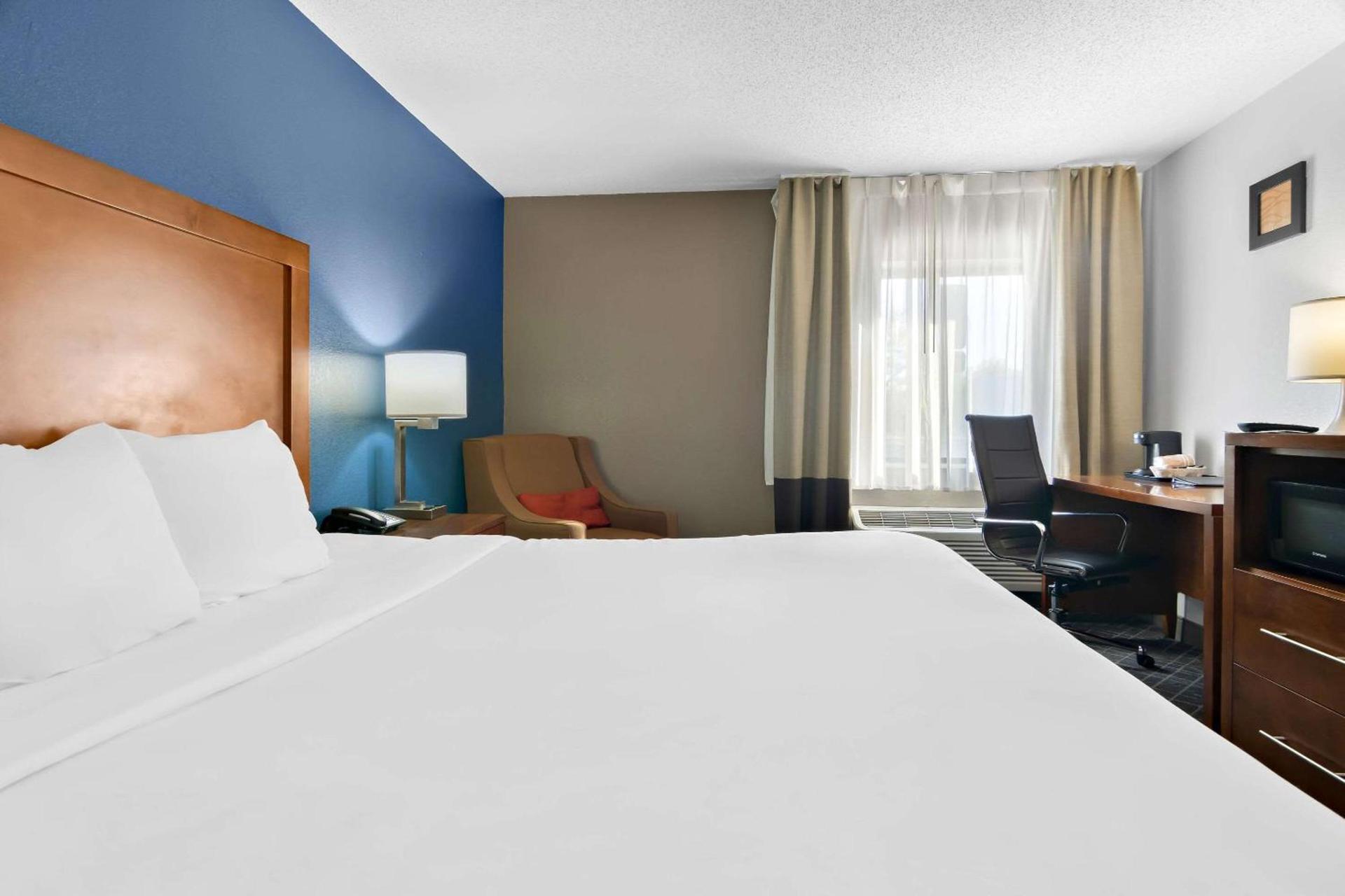 Comfort Inn Joliet West I-80 photo 18