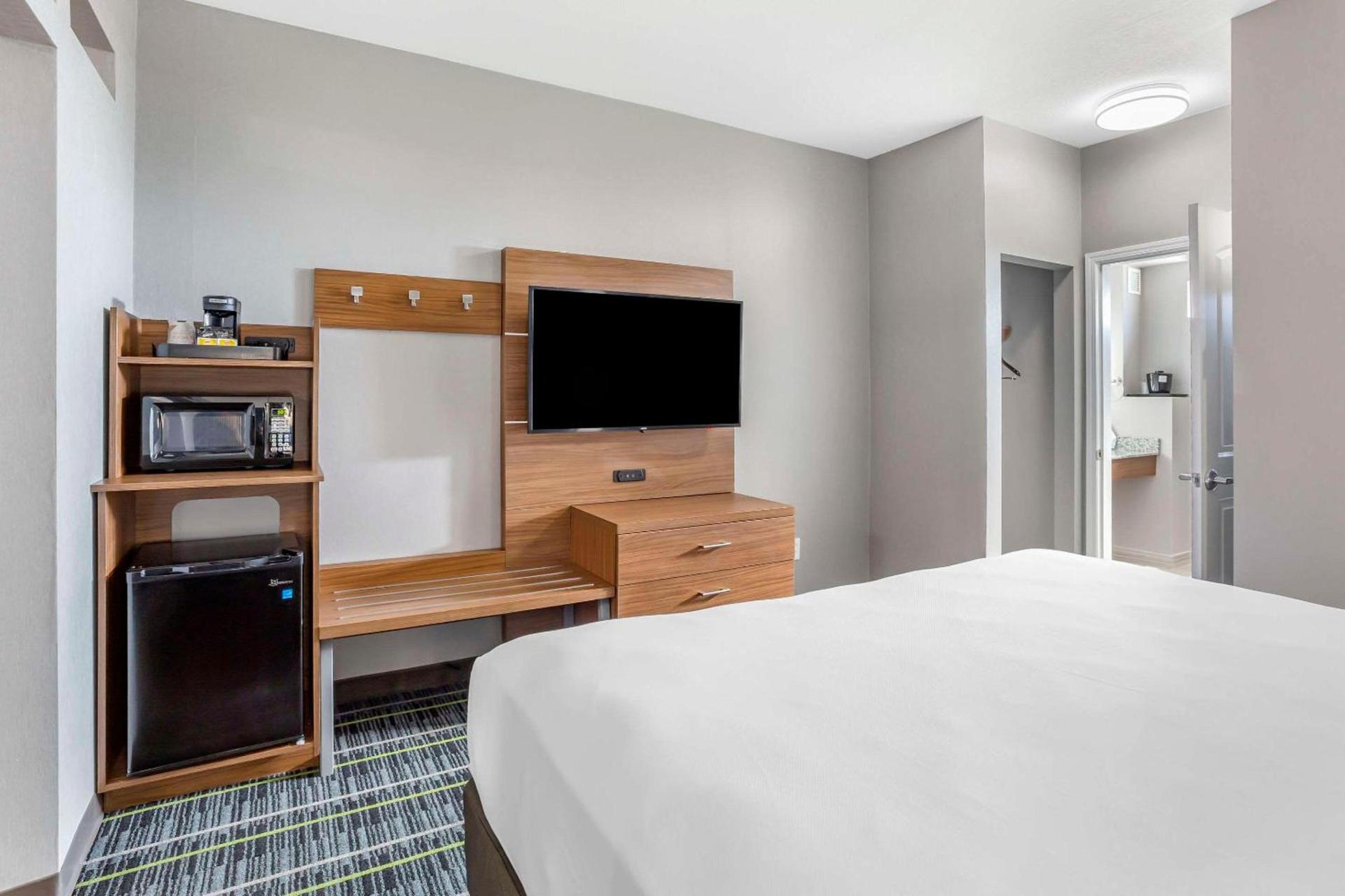 Quality Inn & Suites Livermore Wine Country photo 26