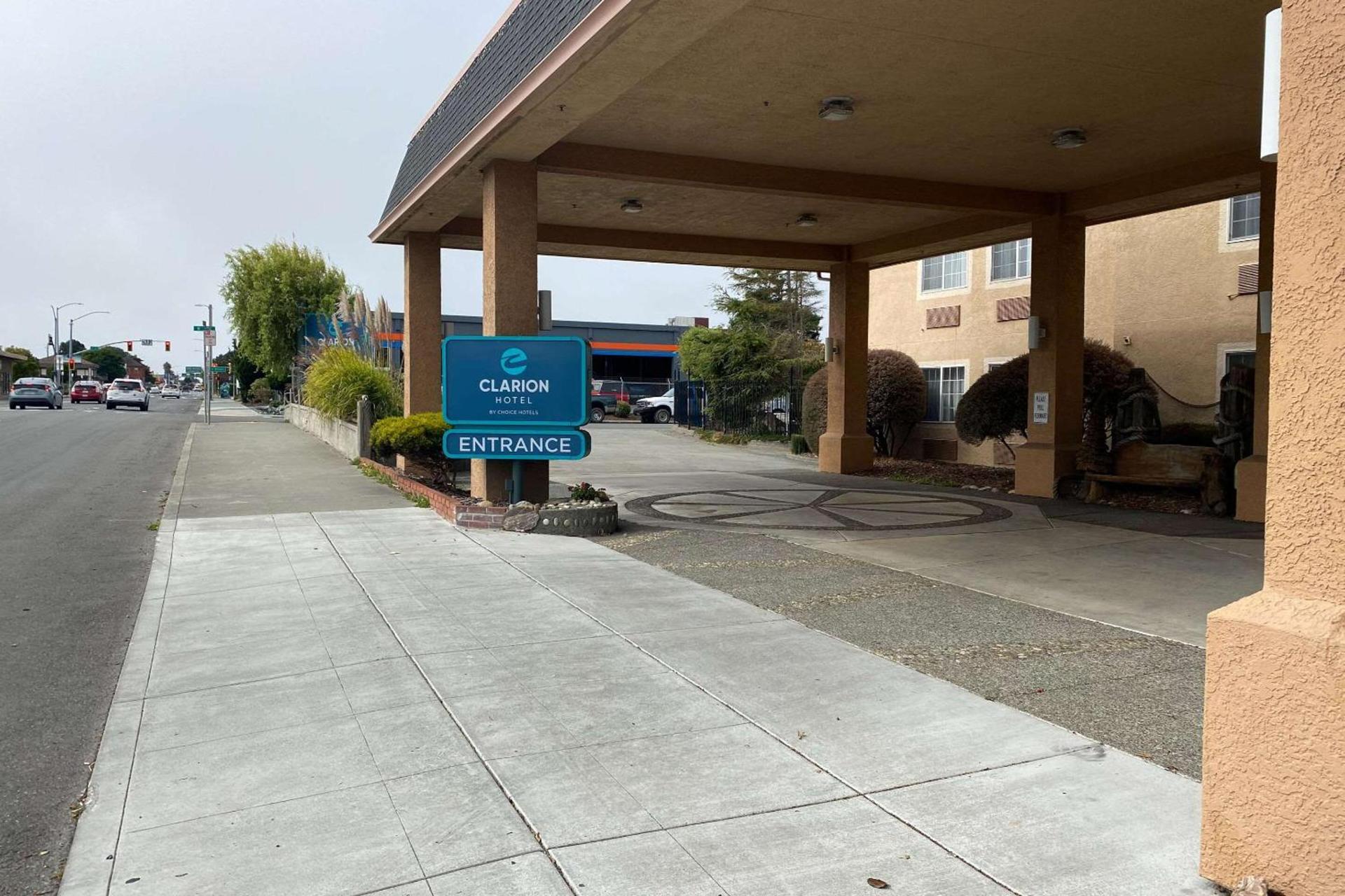 Clarion Hotel By Humboldt Bay photo 3