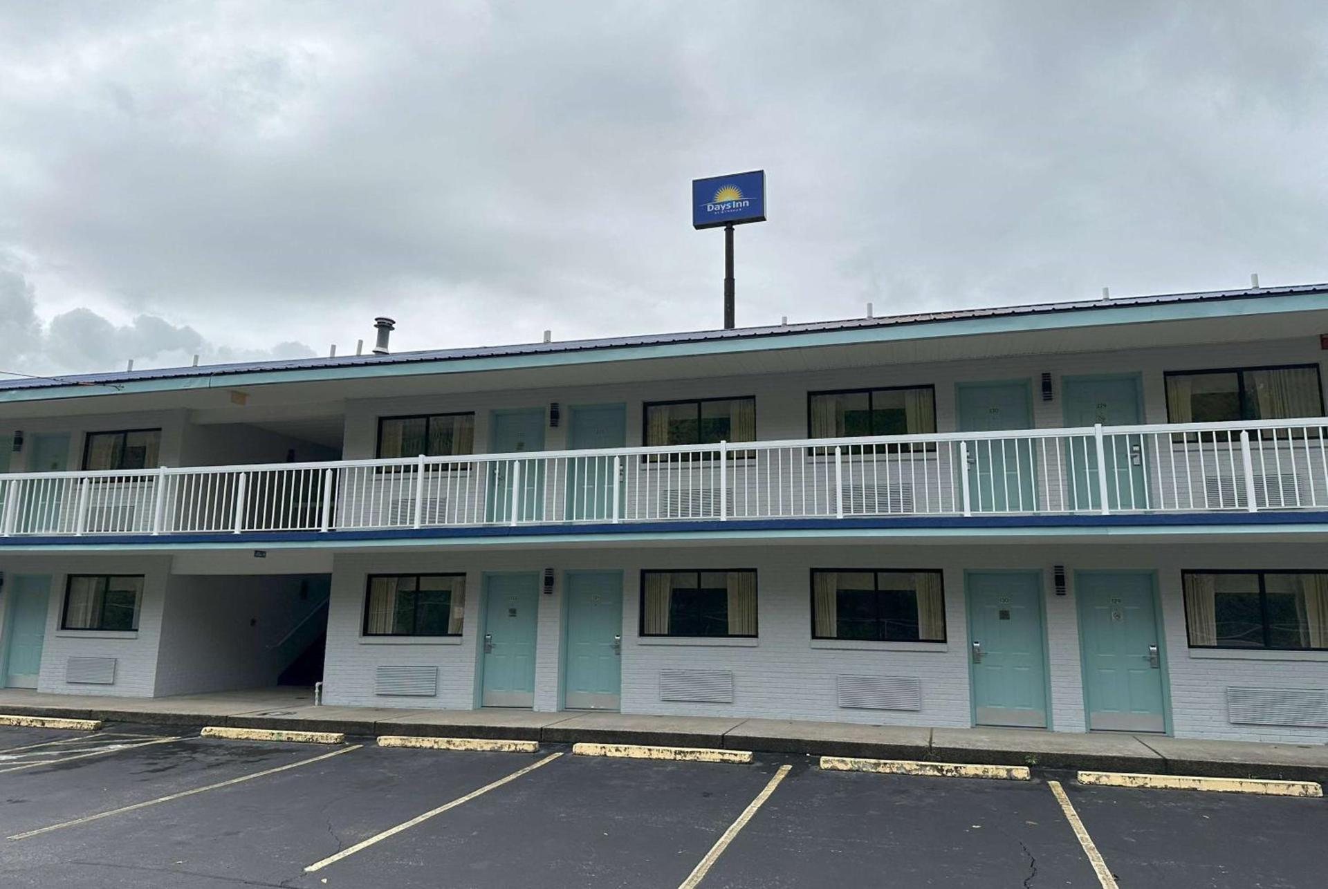 Days Inn by Wyndham Renfro Valley Mount Vernon photo 35