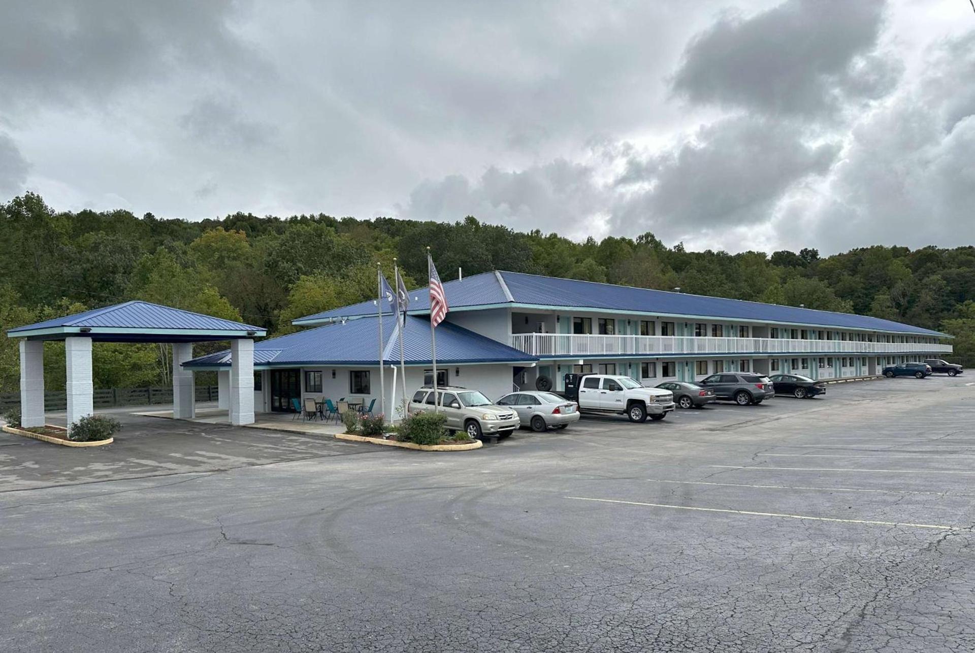 Days Inn by Wyndham Renfro Valley Mount Vernon photo 34