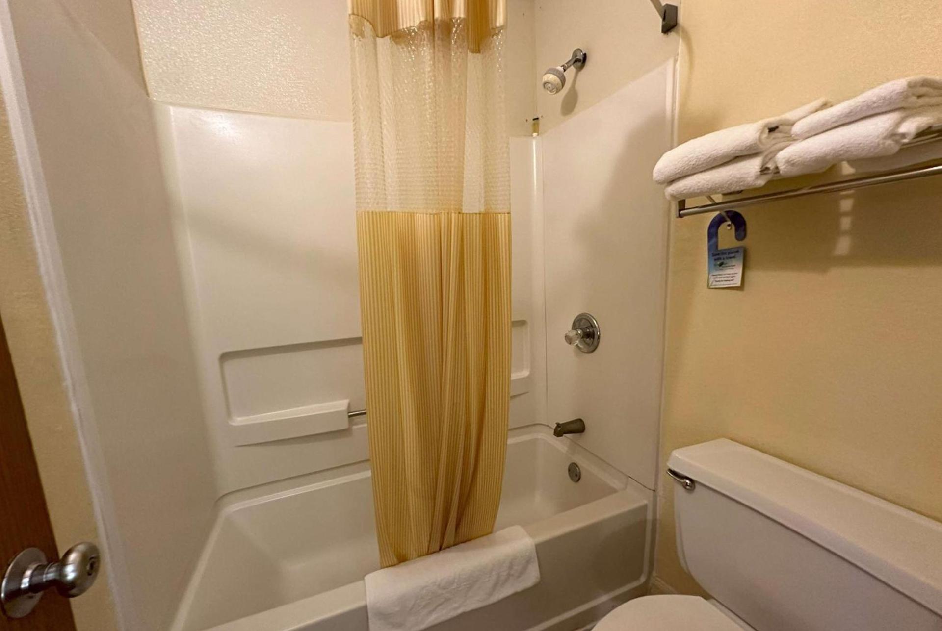 Days Inn by Wyndham Renfro Valley Mount Vernon photo 20