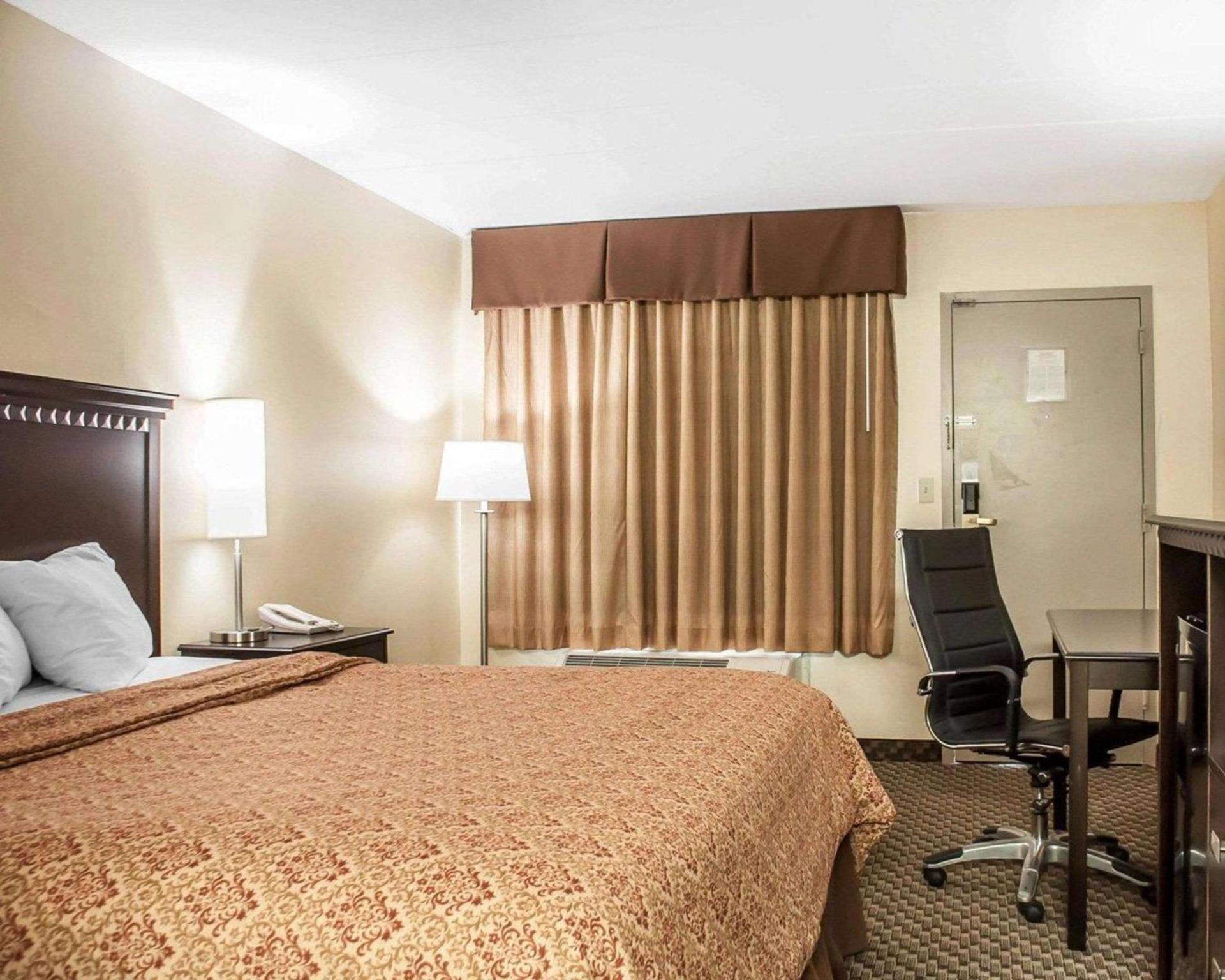 Econo Lodge Elmira-Corning photo 15