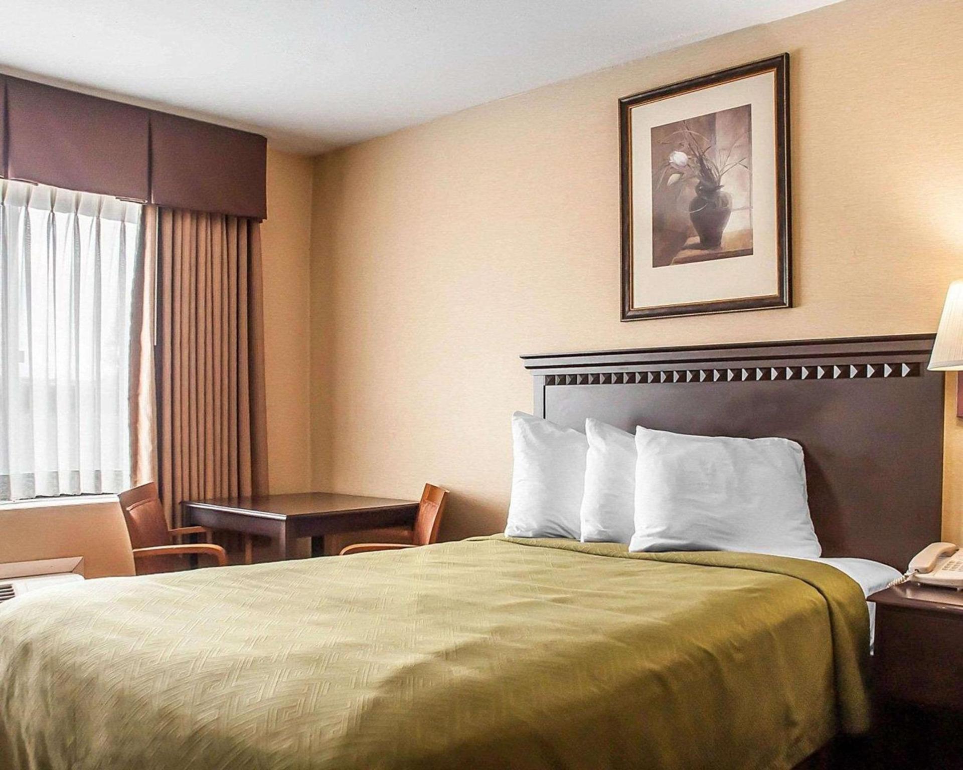 Econo Lodge Elmira-Corning photo 20