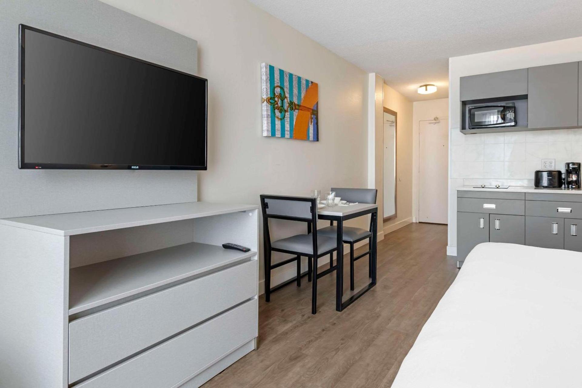MainStay Suites MSP Airport - Mall of America photo 22
