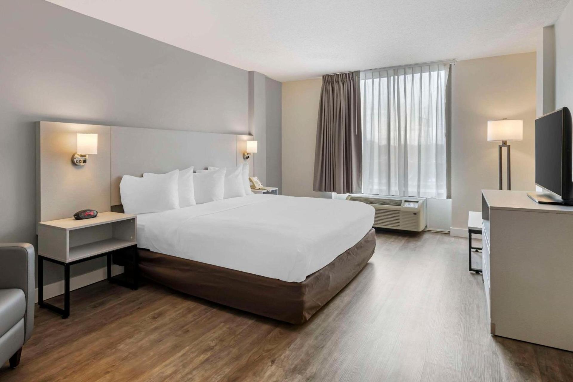 MainStay Suites MSP Airport - Mall of America photo 23