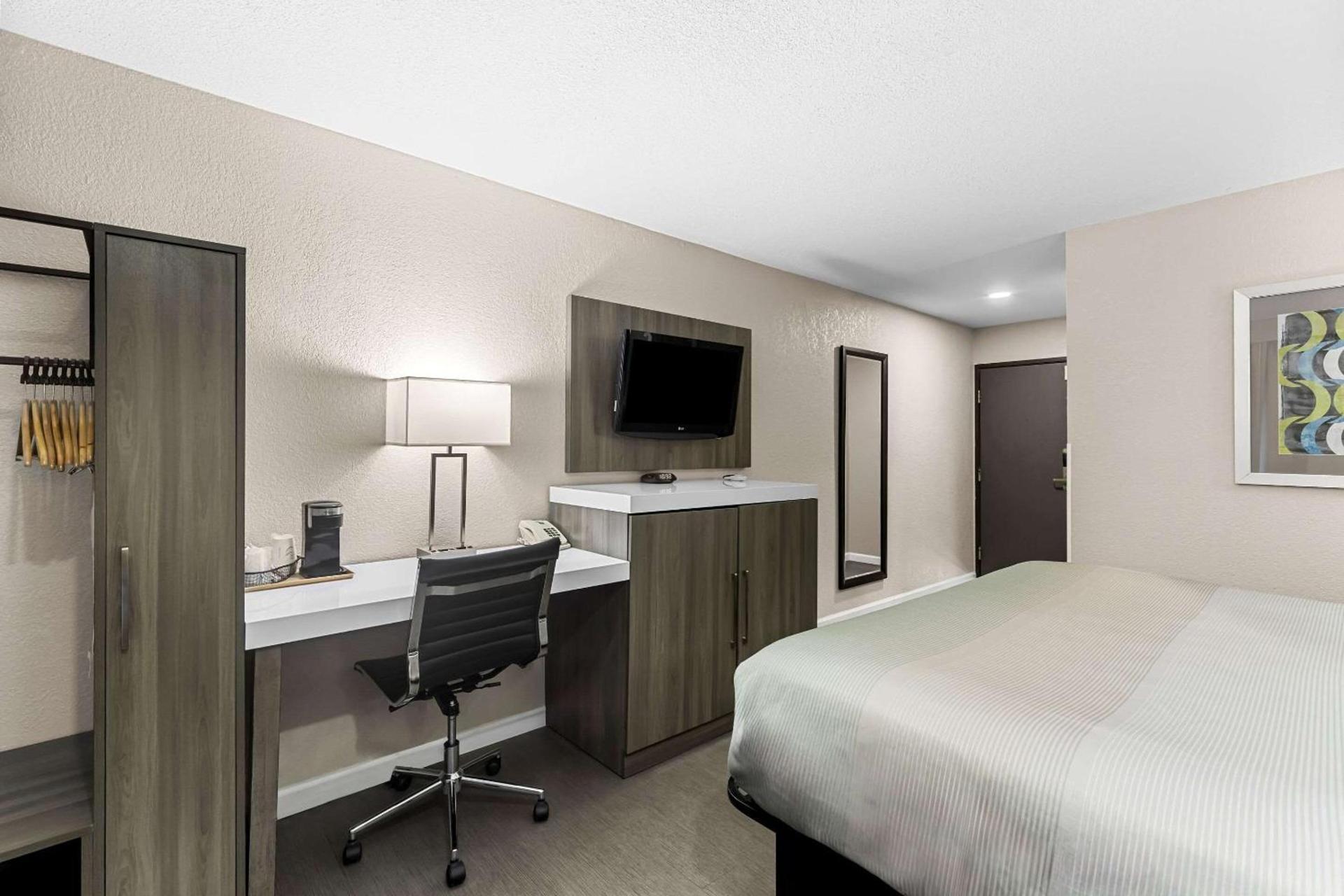 Quality Inn Oskaloosa photo 10