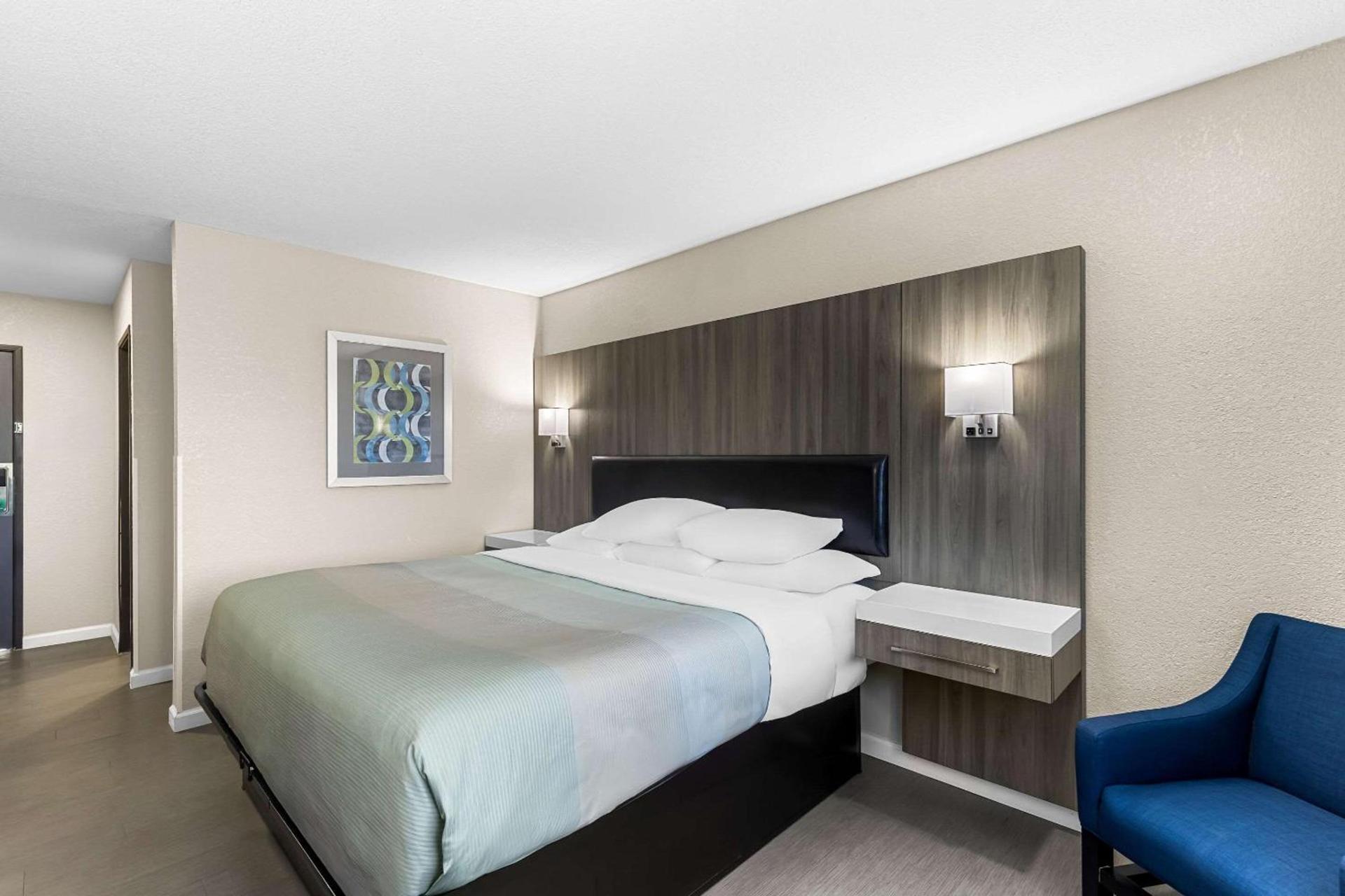 Quality Inn Oskaloosa photo 11