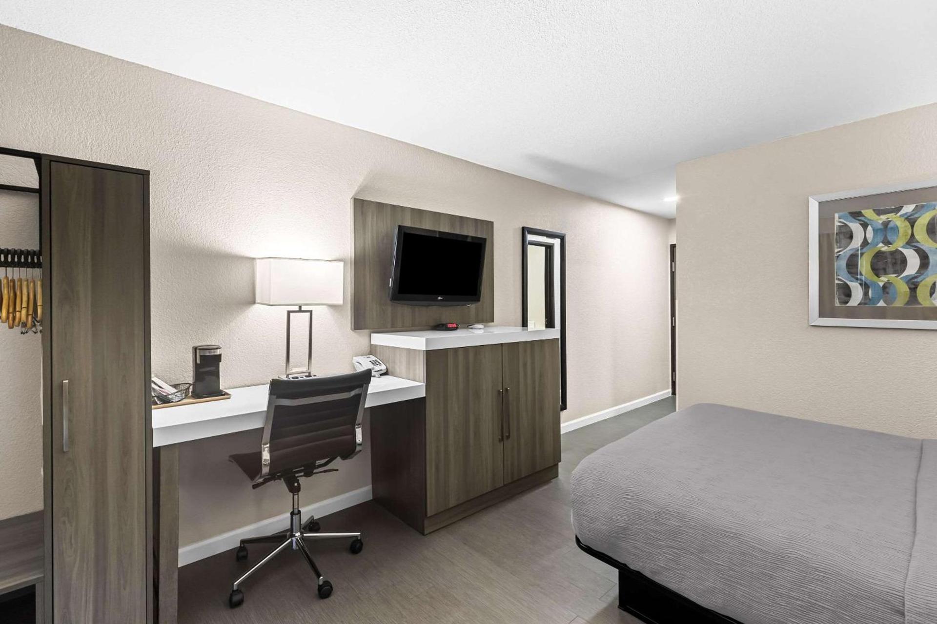 Quality Inn Oskaloosa photo 31