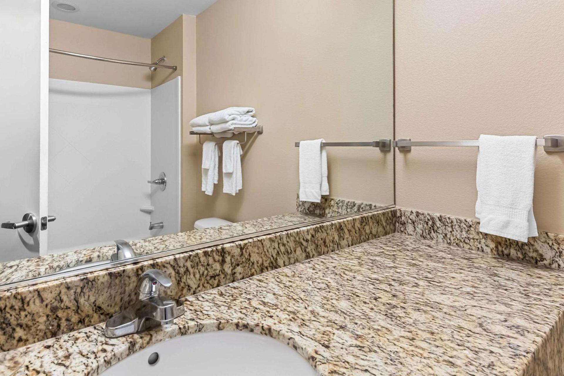 Quality Inn Blackwell I-35 photo 30