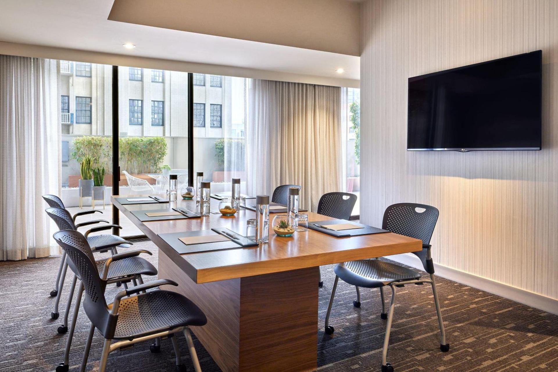 Sheraton Grand Los Angeles photo 37
