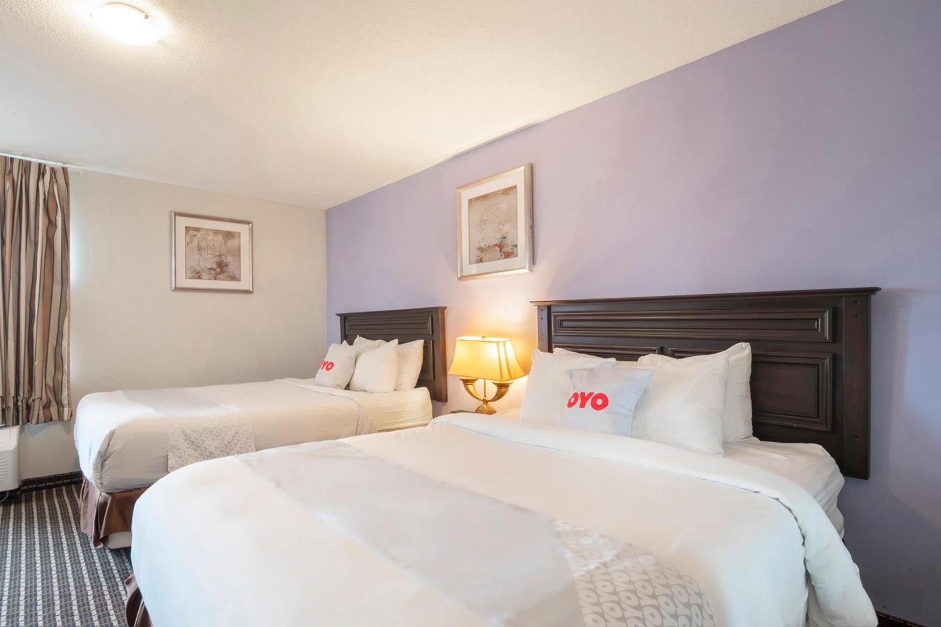 OYO Townhouse Houston Airport North photo 49