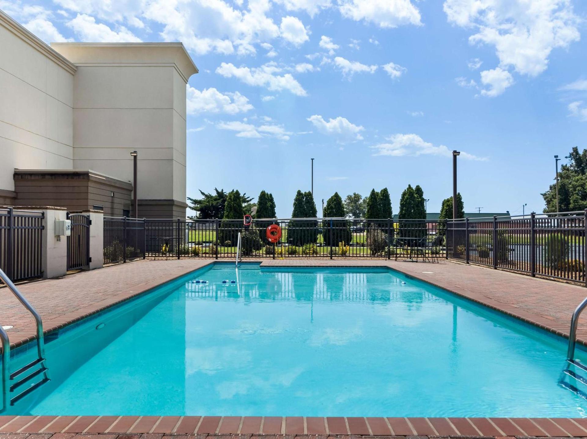Hampton Inn Blytheville photo 8