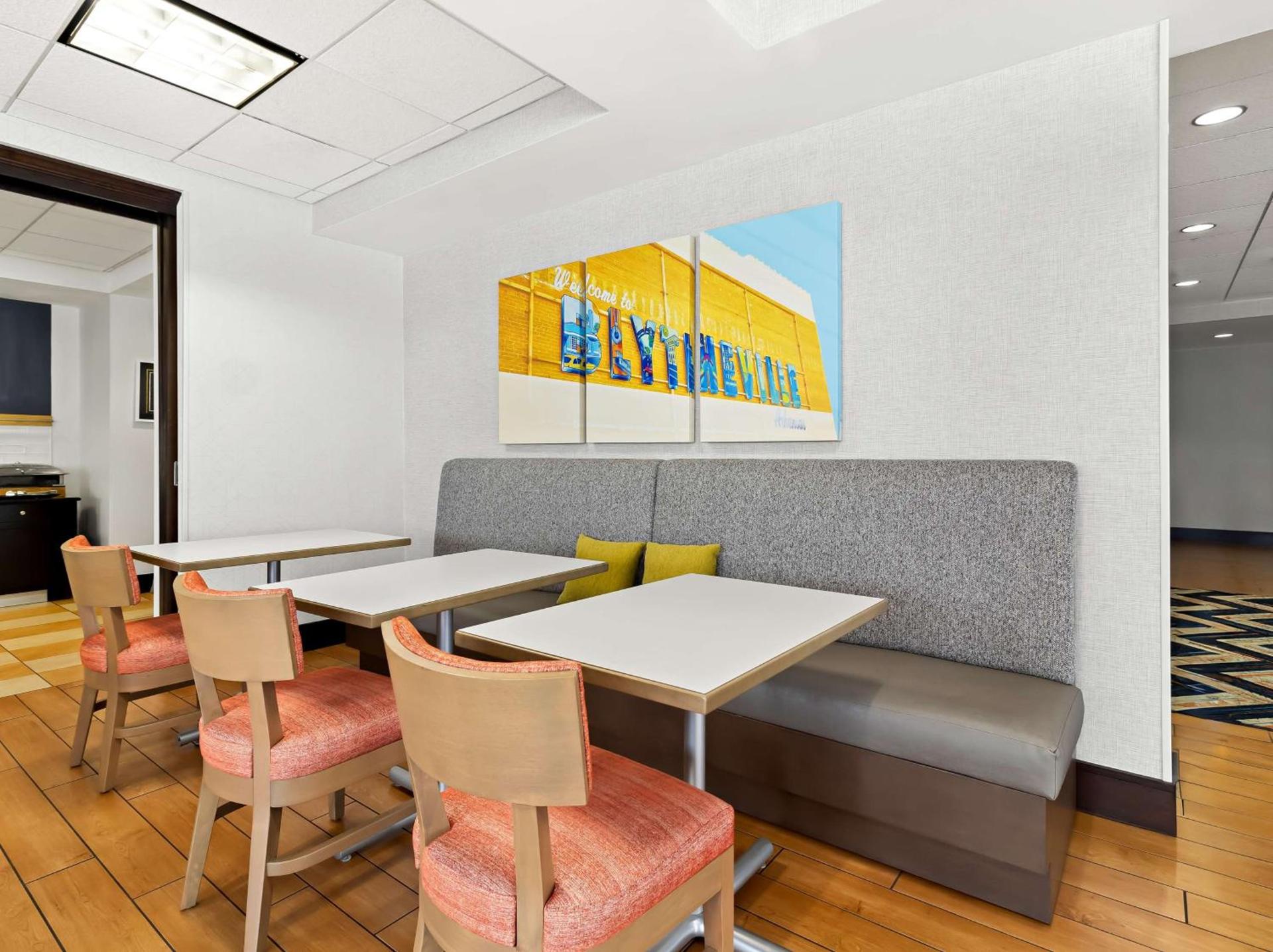 Hampton Inn Blytheville photo 10