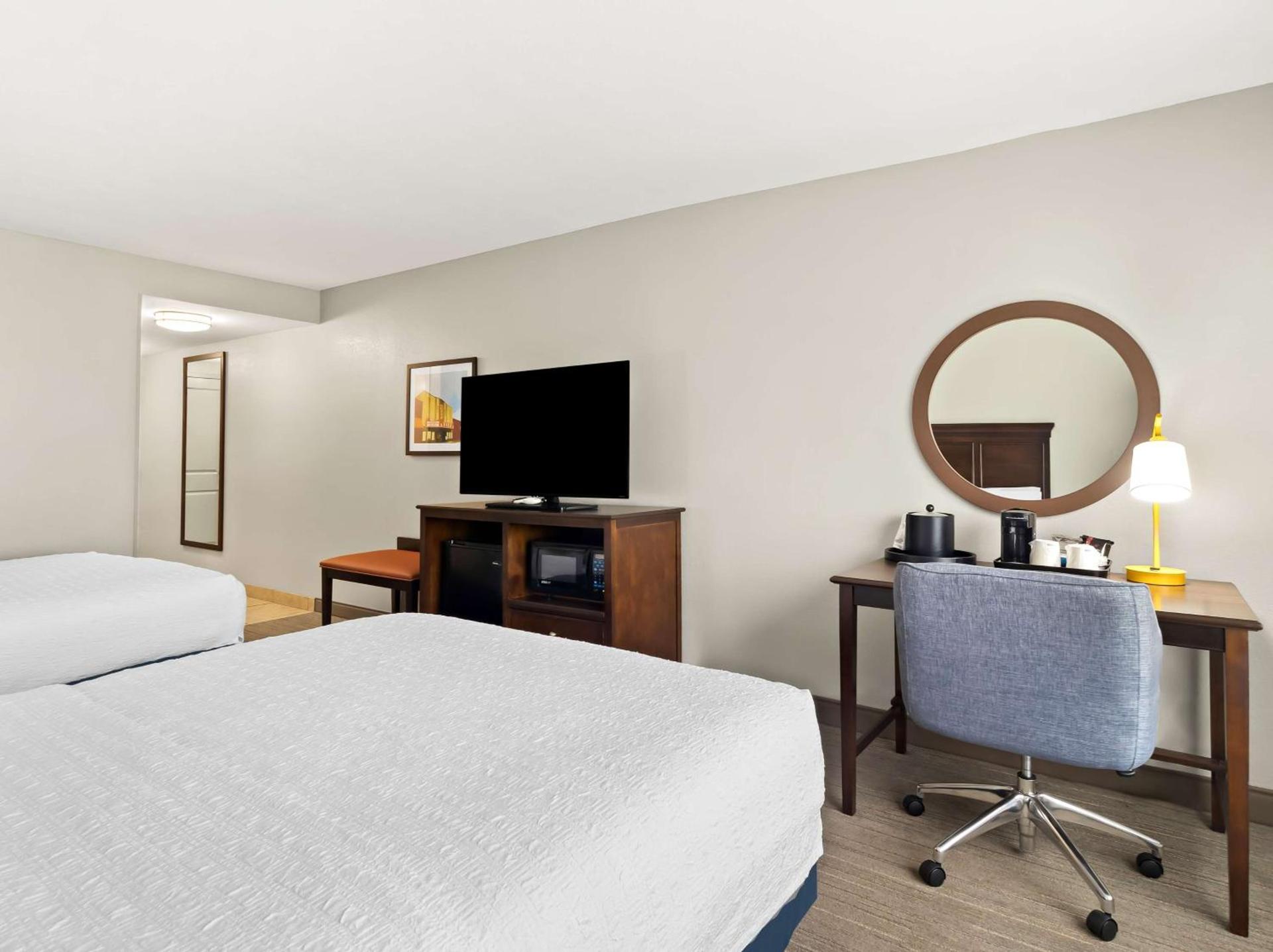Hampton Inn Blytheville photo 26