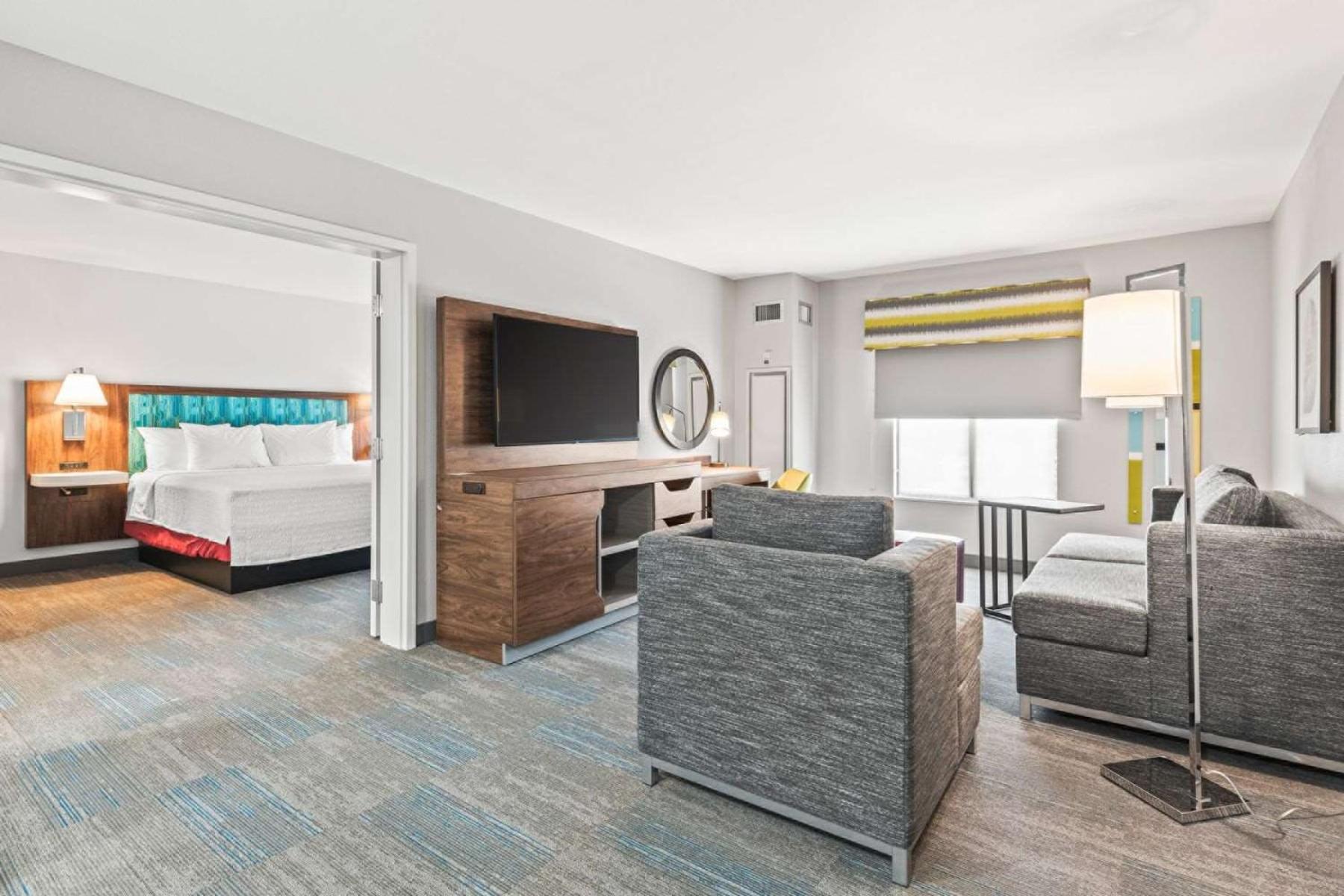 Hampton Inn Columbus-North photo 28