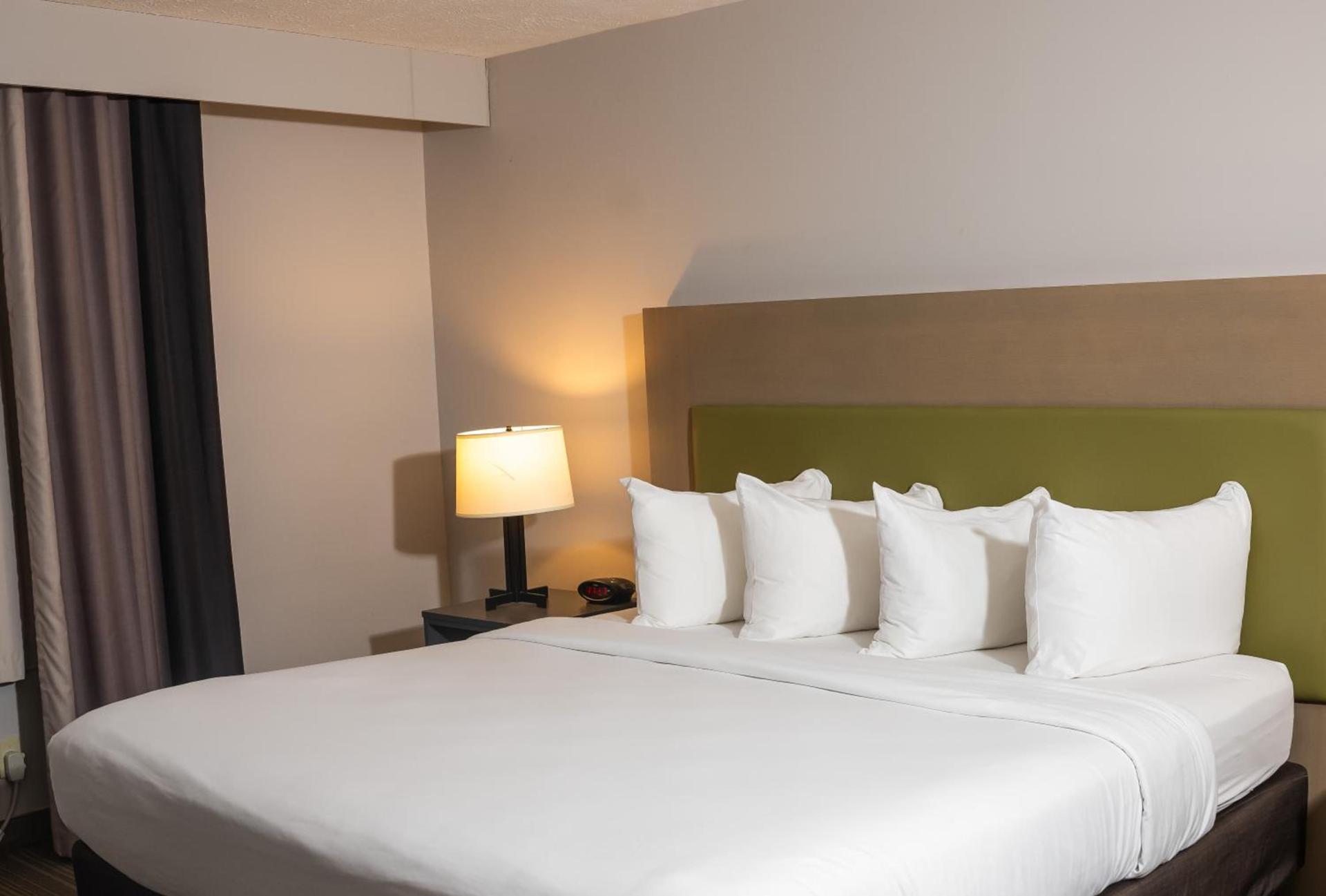 Country Inn & Suites by Radisson, Erie, PA photo 53