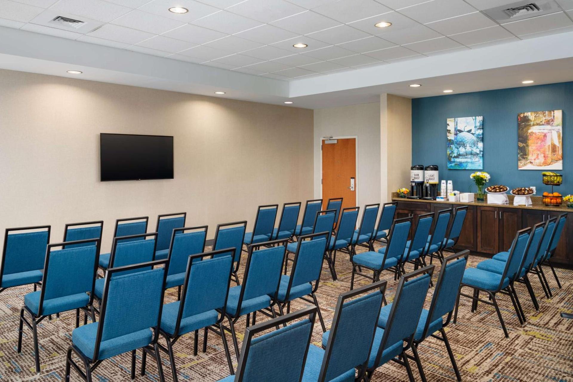 Hampton Inn Plant City photo 34