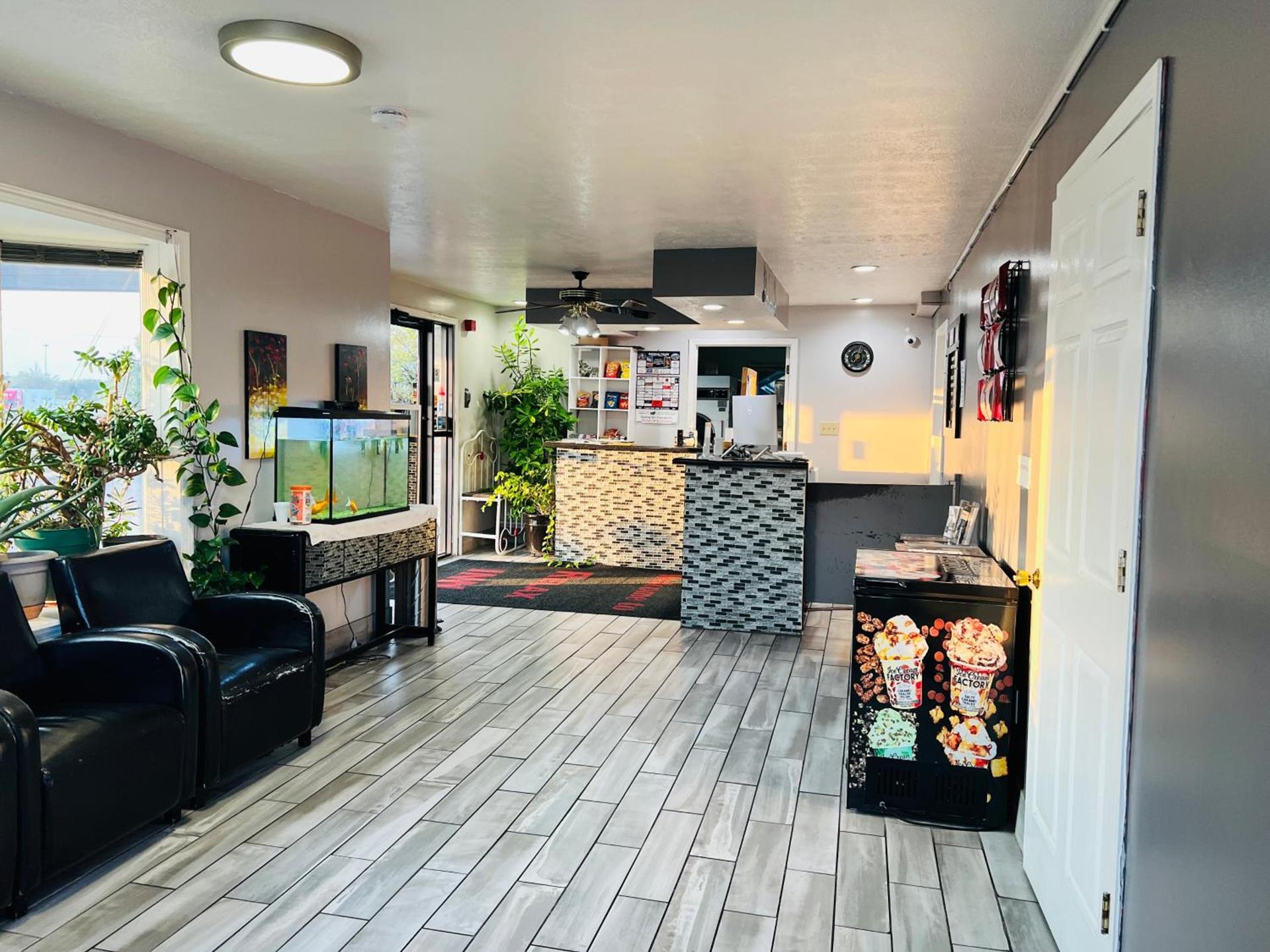 Relax Inn photo 18