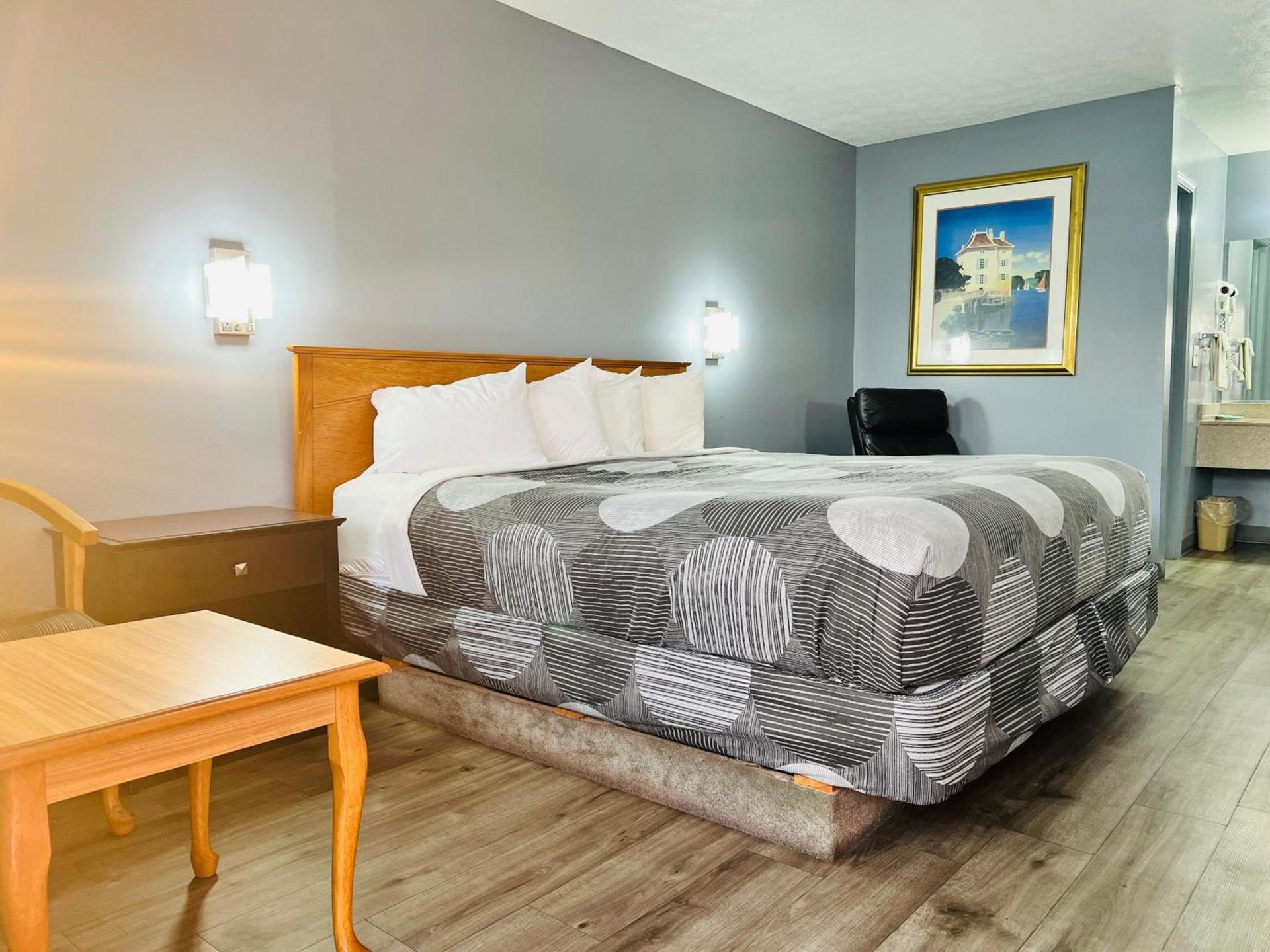 Relax Inn photo 54