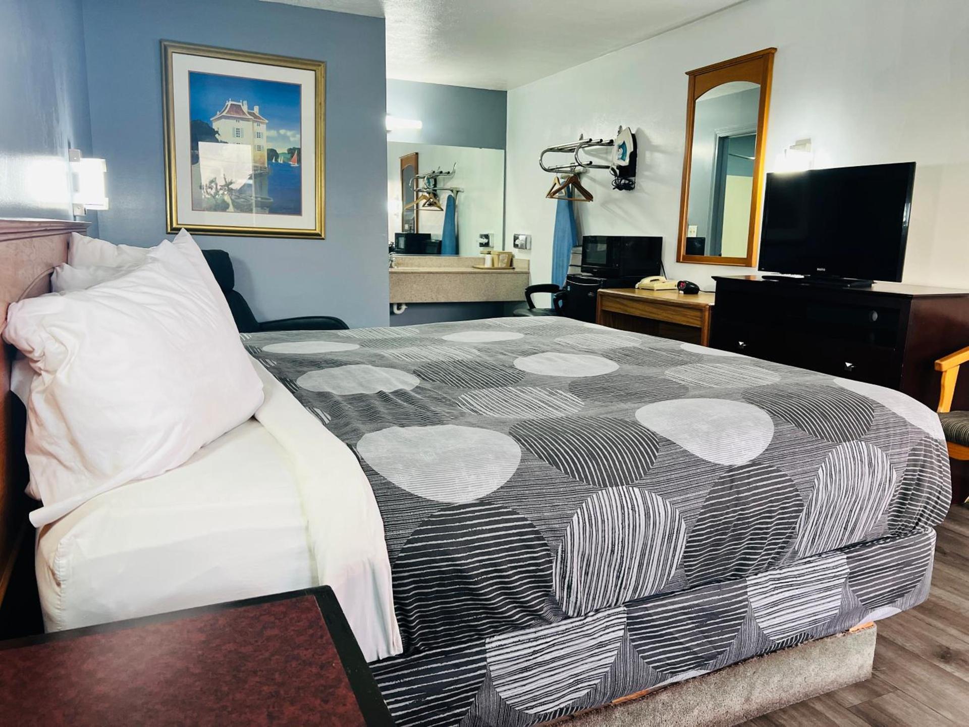 Relax Inn photo 56