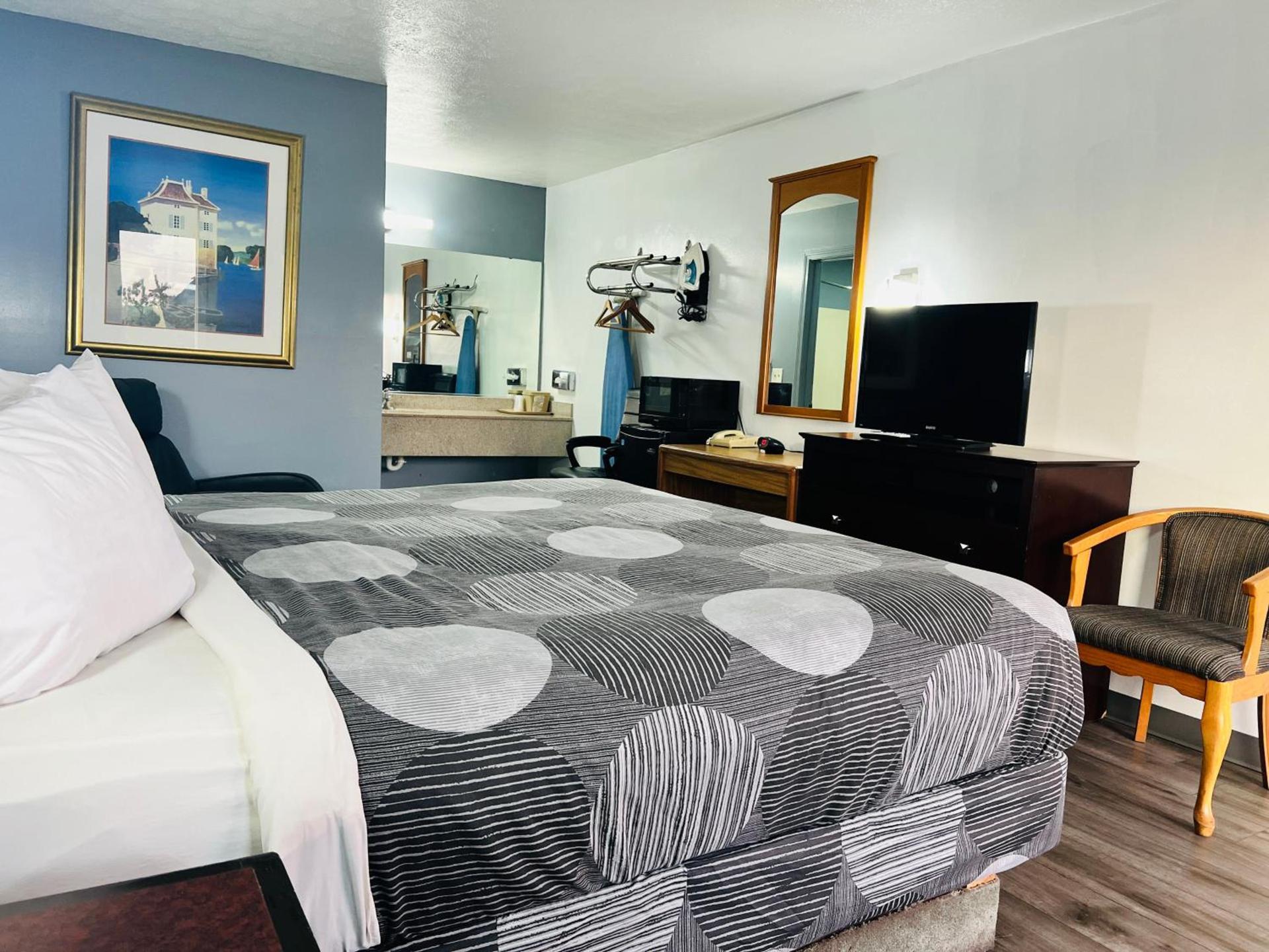 Relax Inn photo 59