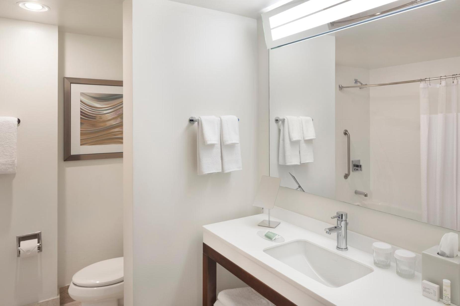 Courtyard Miami Dadeland photo 36