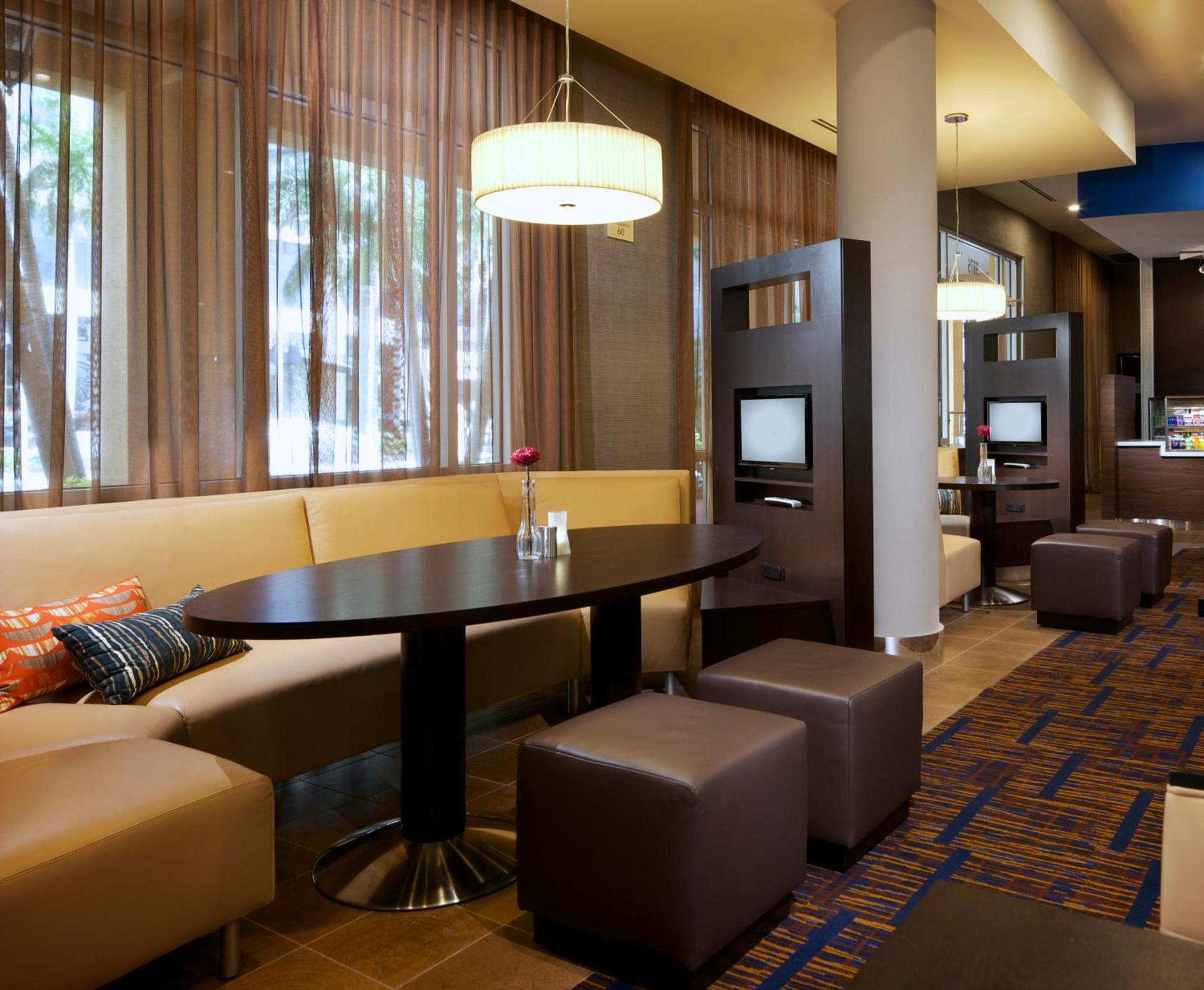 Courtyard Miami Dadeland photo 3
