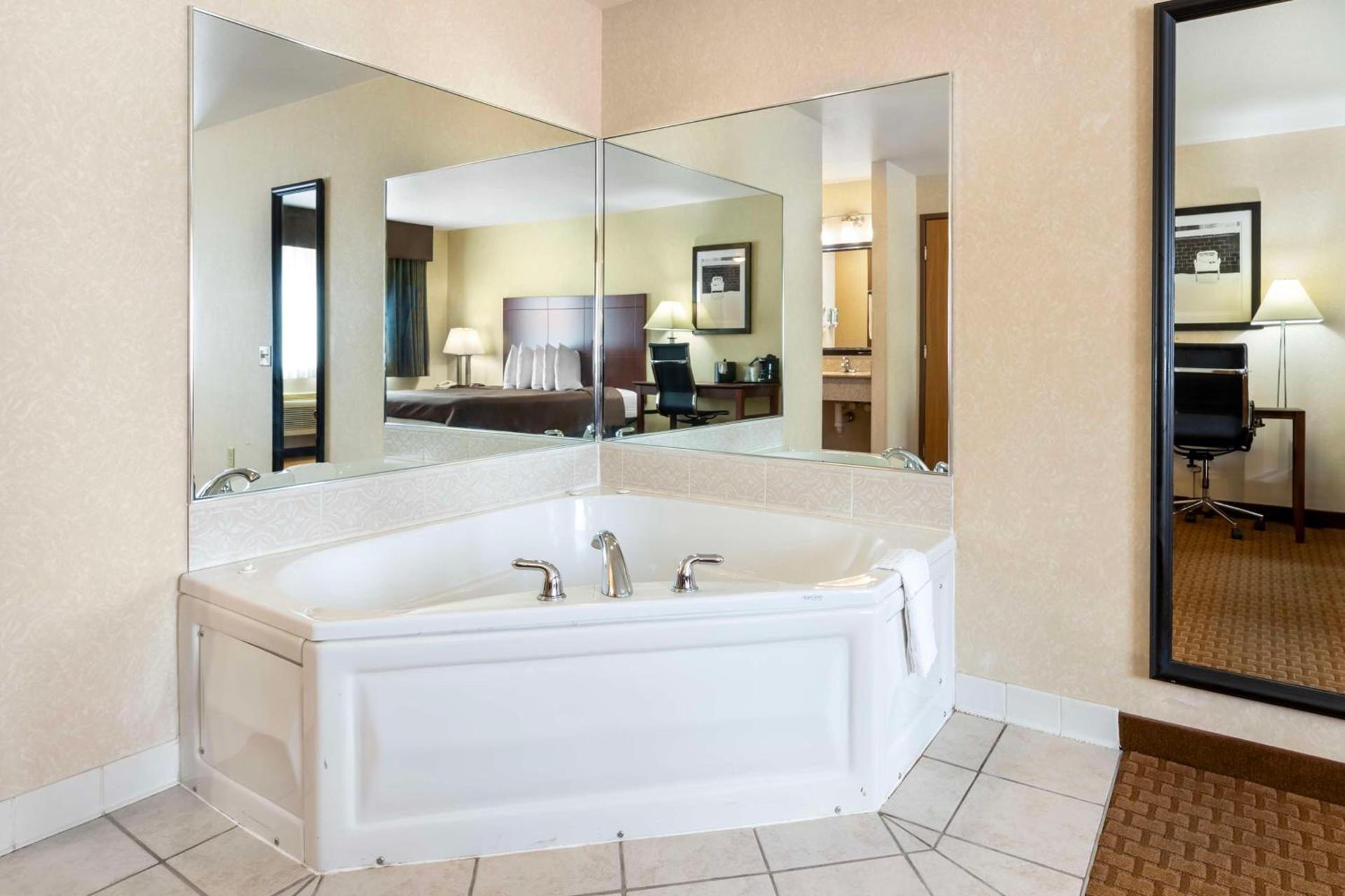 Best Western Wittenberg Inn photo 24
