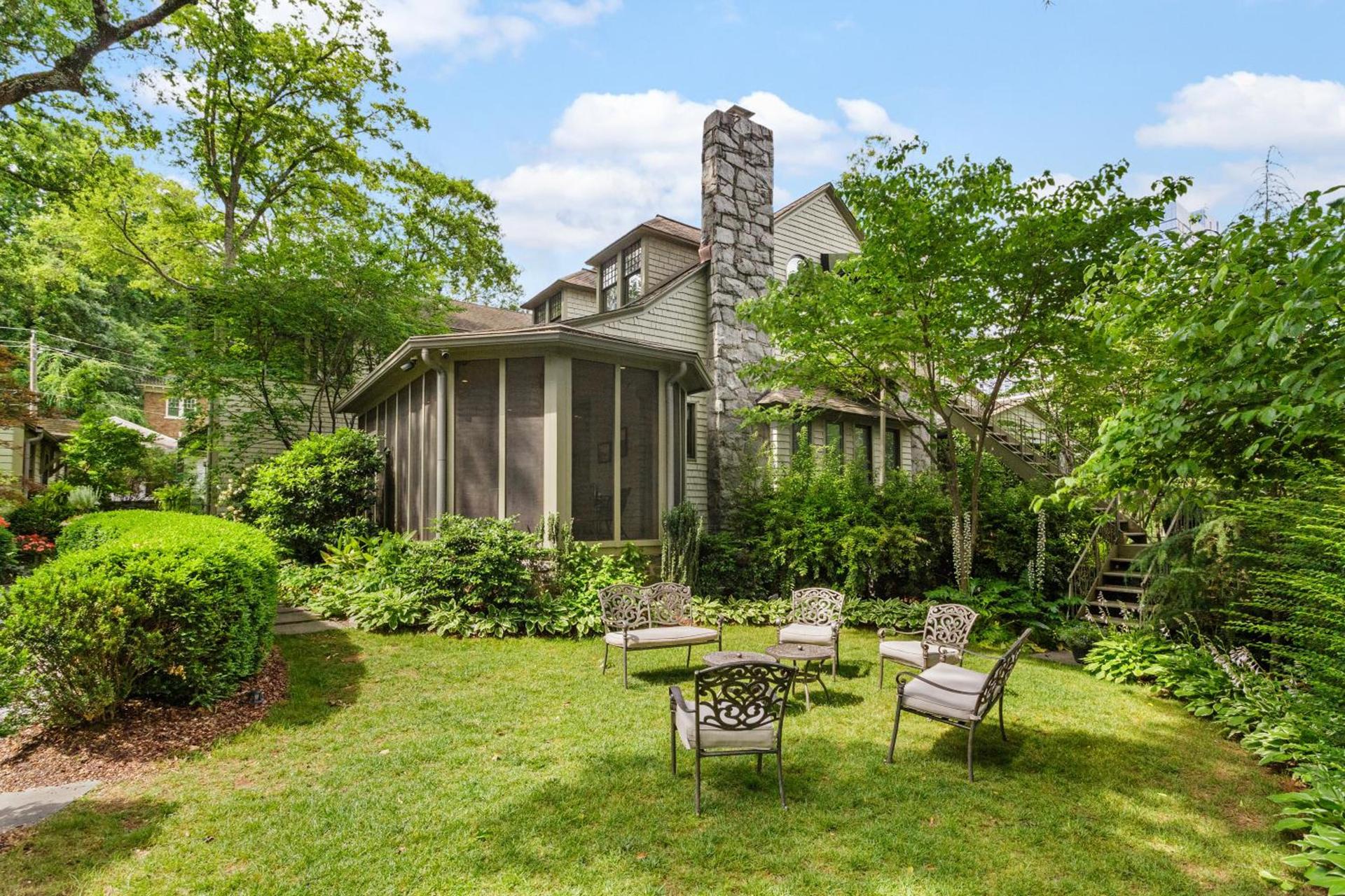 Stonehurst Place Bed & Breakfast photo 6