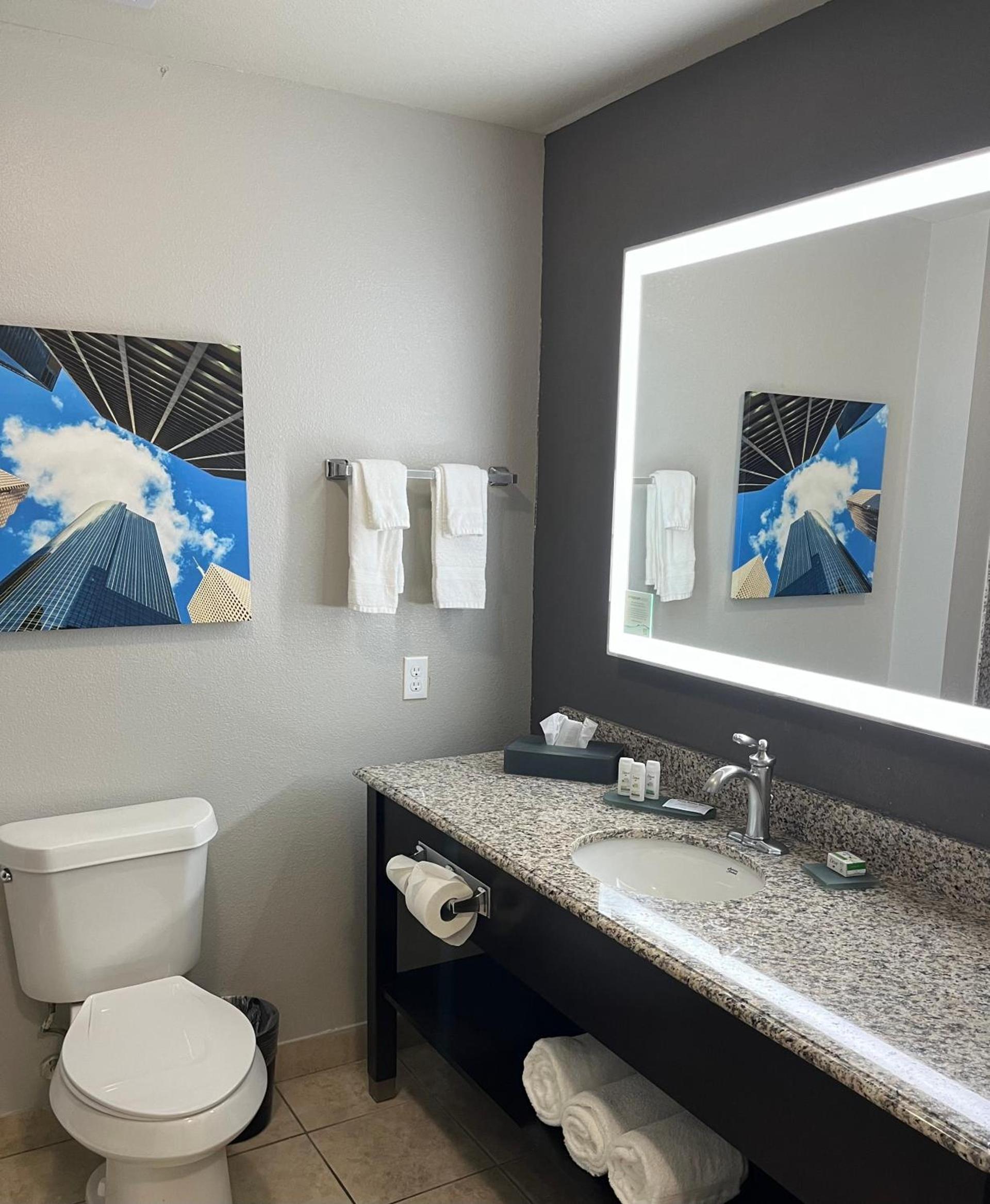 La Quinta by Wyndham Houston Energy Corridor photo 33