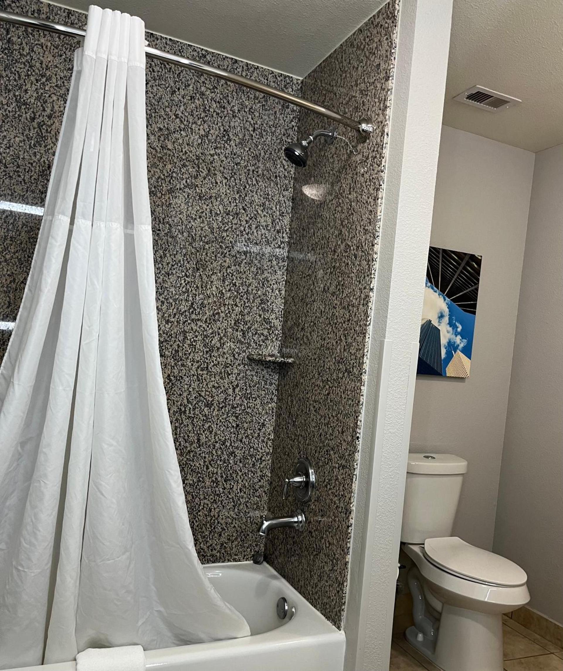 La Quinta by Wyndham Houston Energy Corridor photo 28