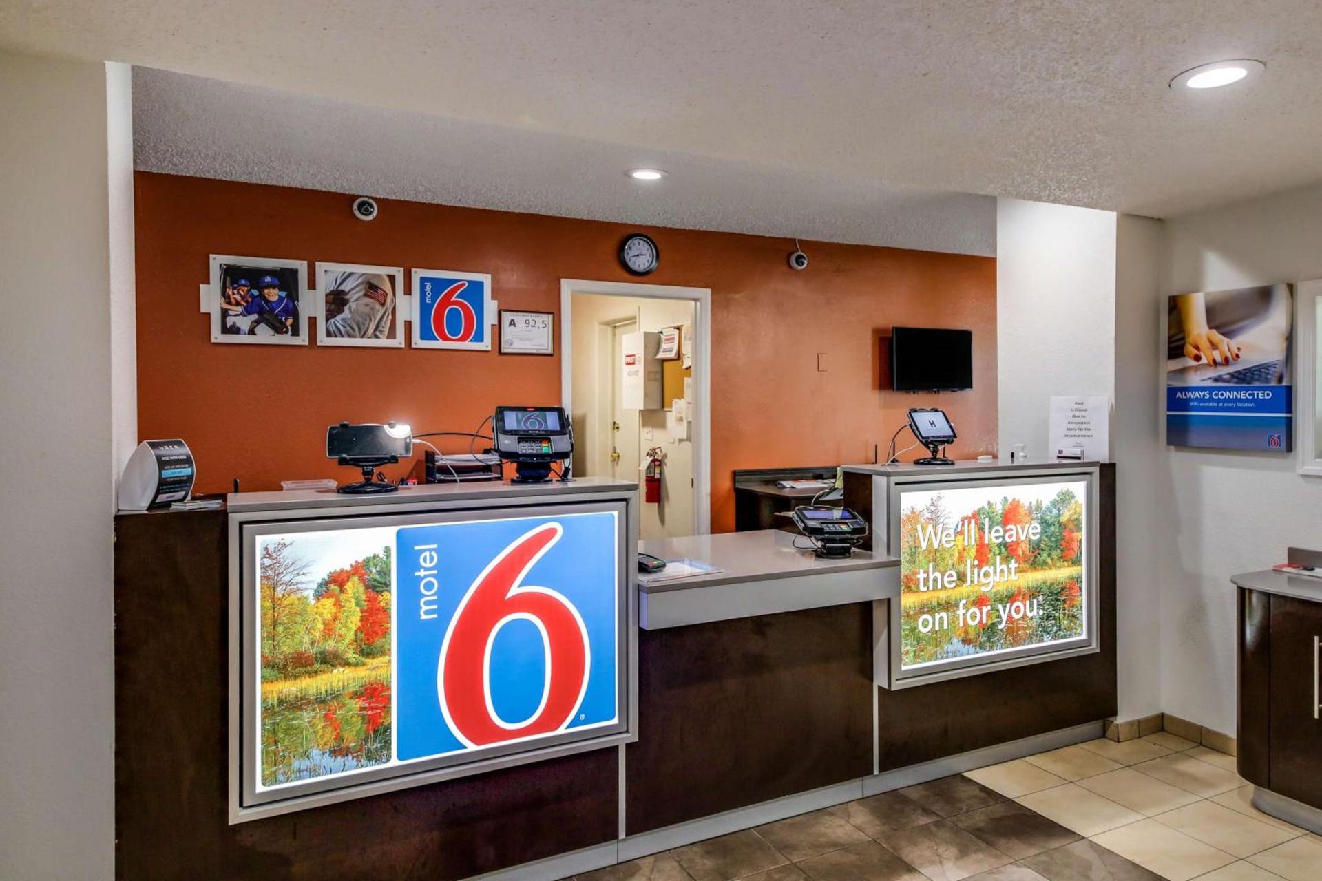 Motel 6-Greensboro, NC - Airport photo 15
