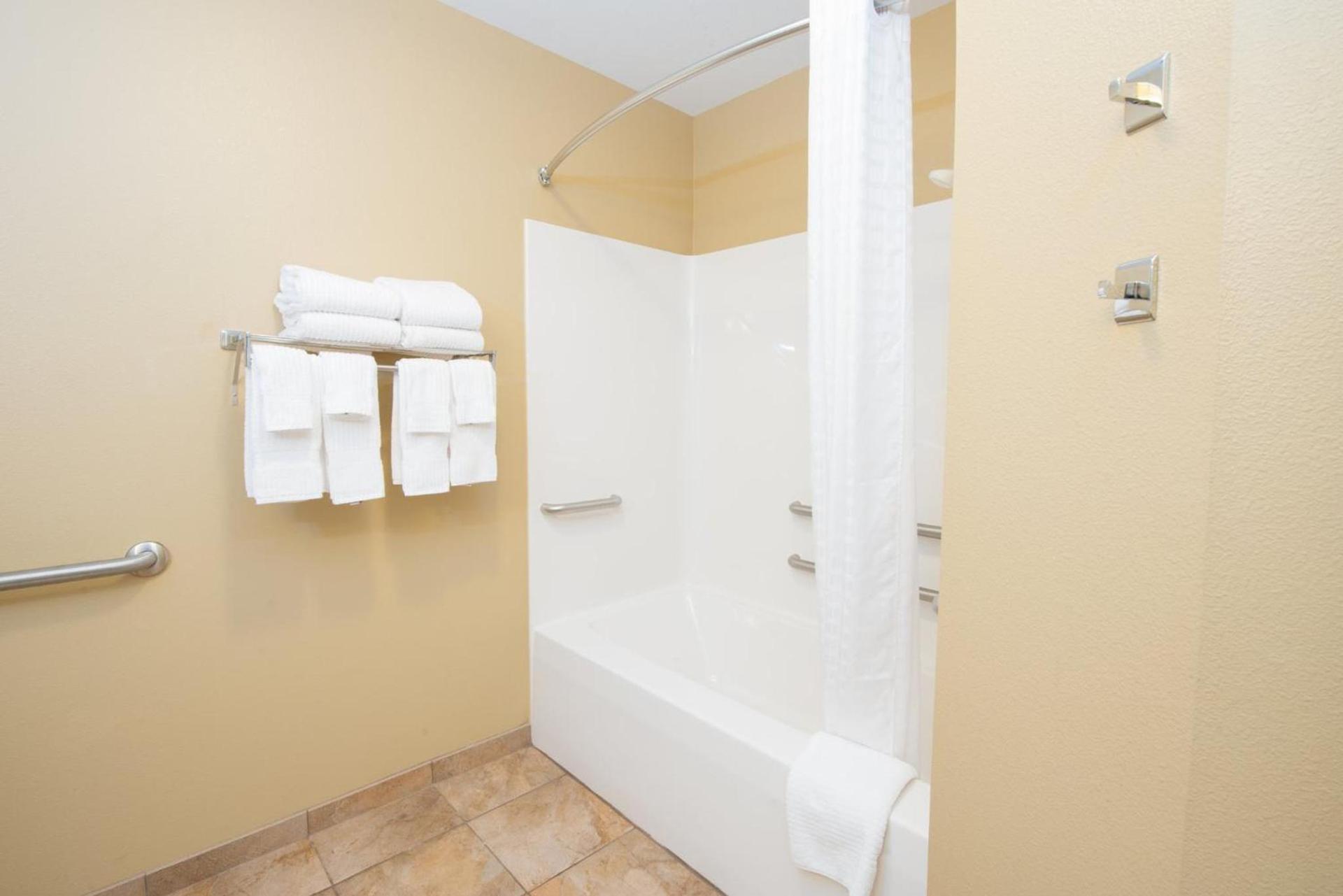 Candlewood Suites Minot by IHG photo 24