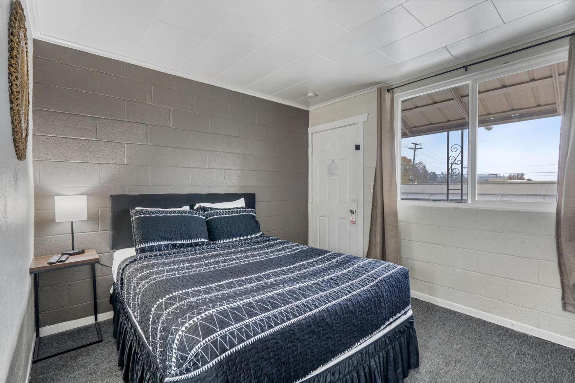 Selkirk Motel photo 2