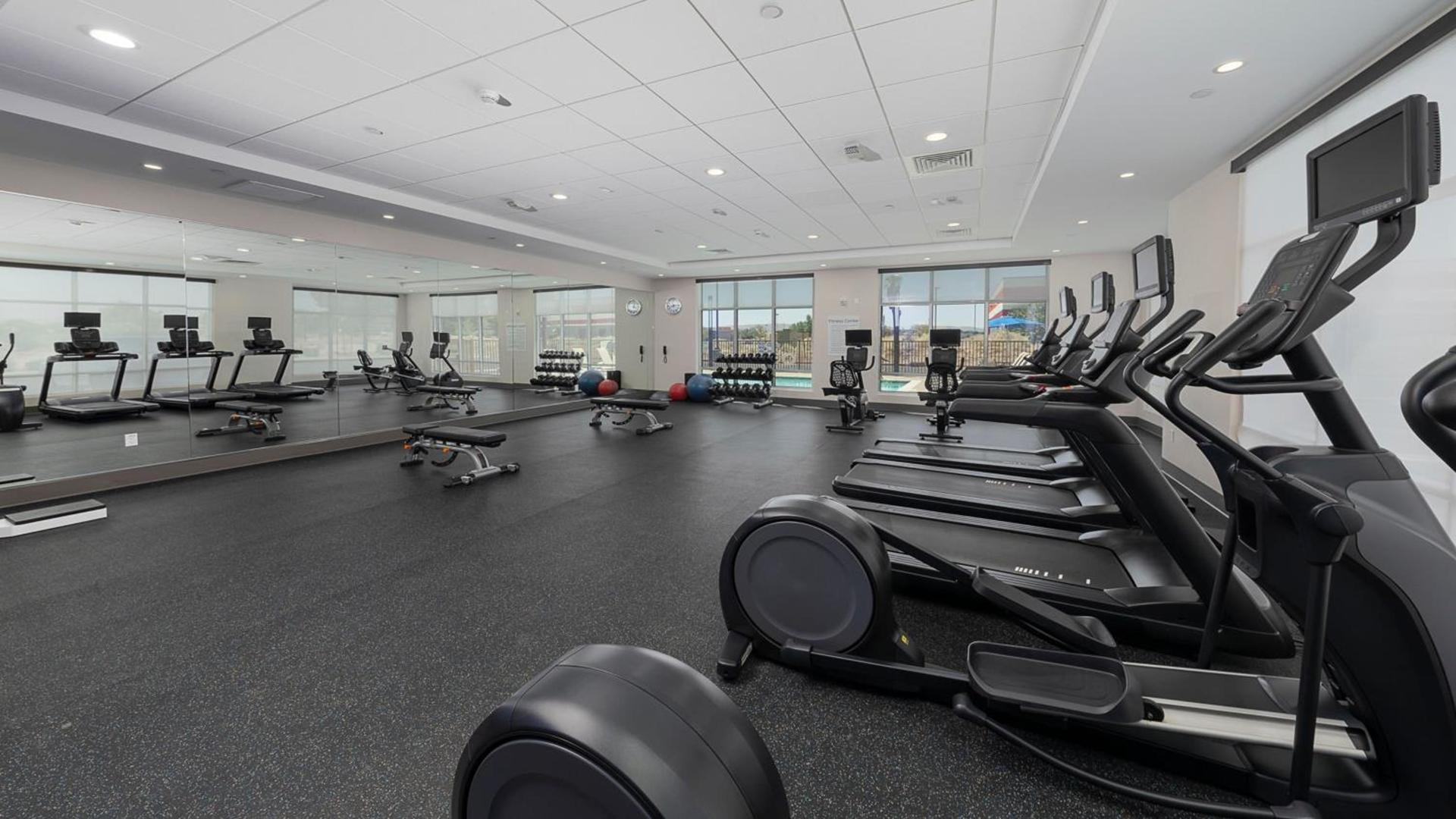 Holiday Inn Express & Suites Ridgecrest - China Lake by IHG photo 59