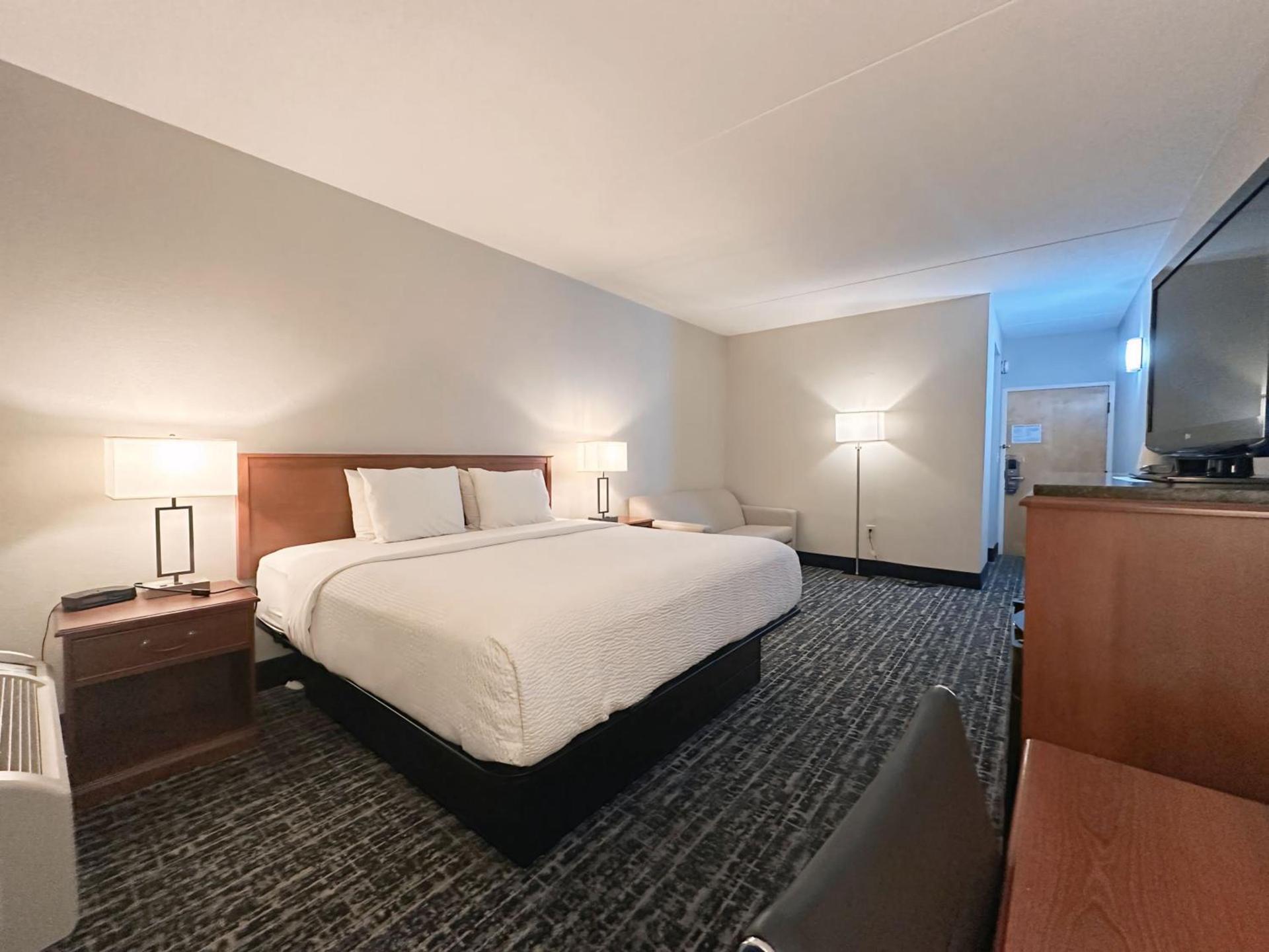 Baymont by Wyndham Indianapolis South photo 29