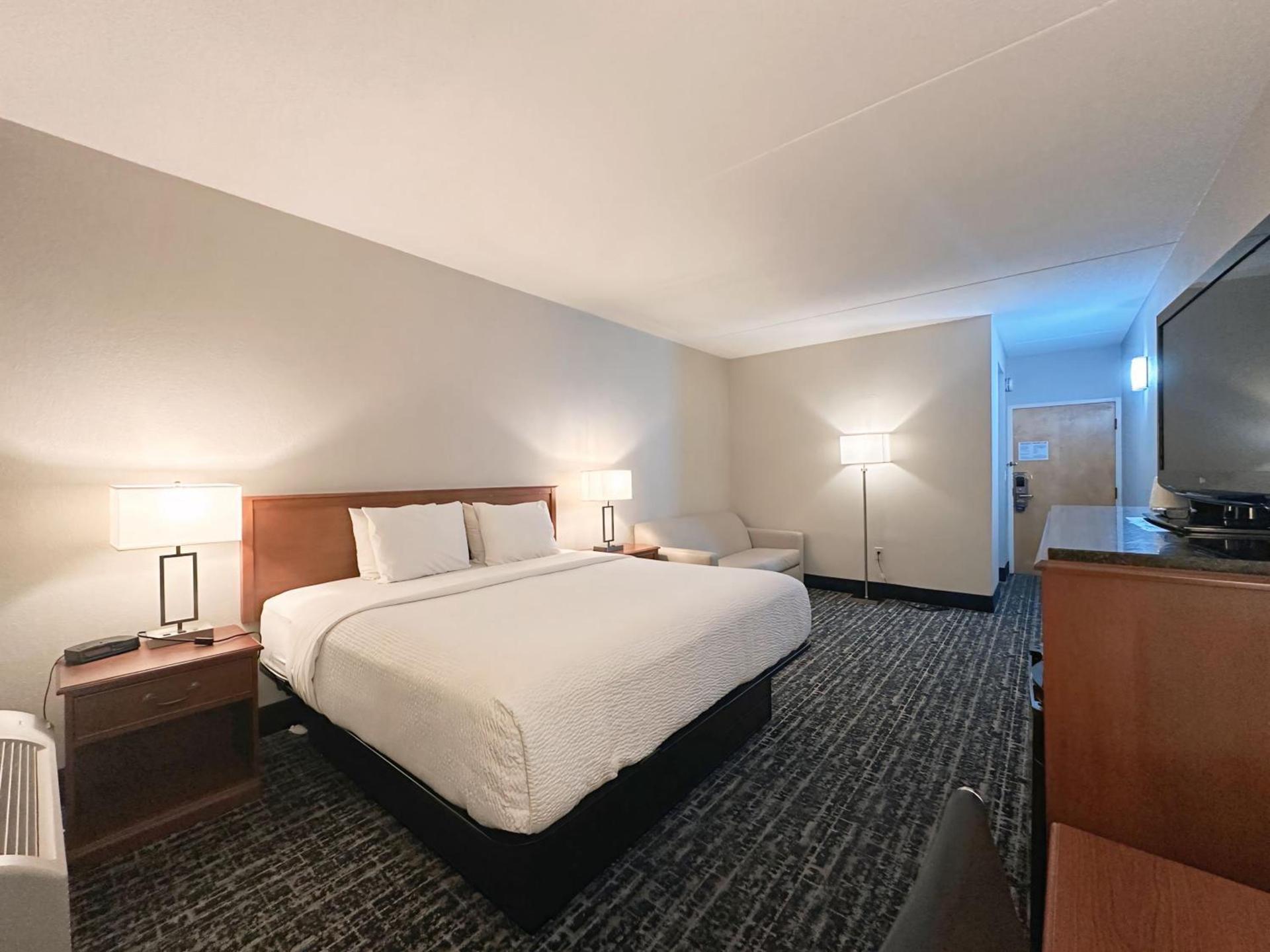 Baymont by Wyndham Indianapolis South photo 23
