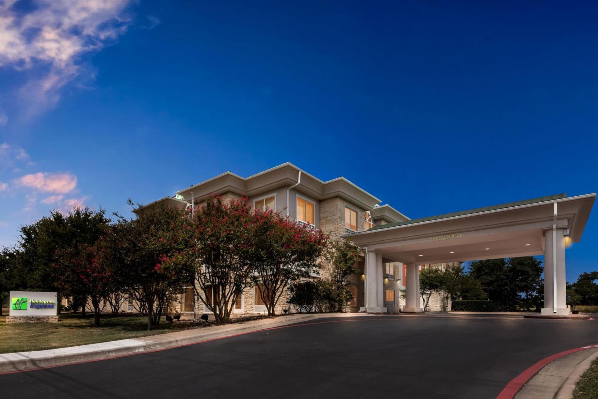 Holiday Inn Express & Suites Austin SW - Sunset Valley by IHG photo 1