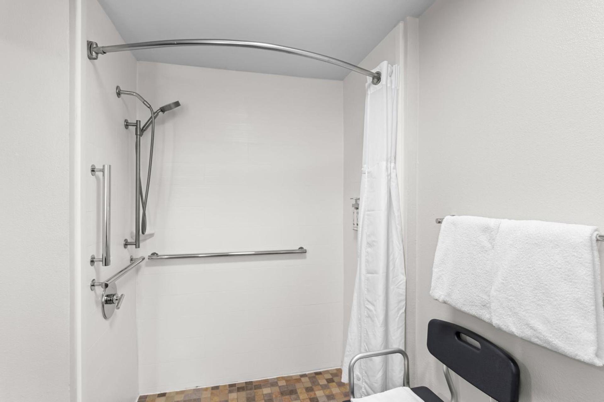 Holiday Inn Express & Suites Austin SW - Sunset Valley by IHG photo 17