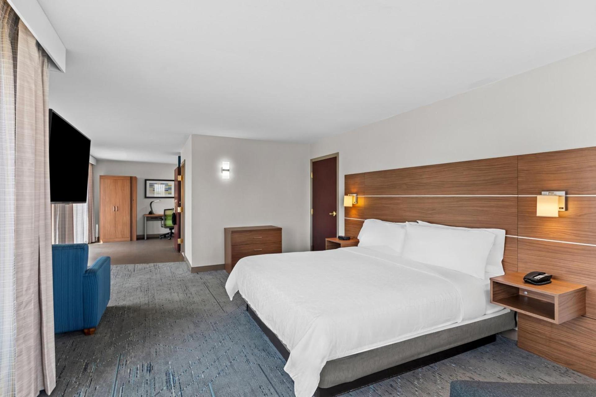 Holiday Inn Express & Suites Austin SW - Sunset Valley by IHG photo 9