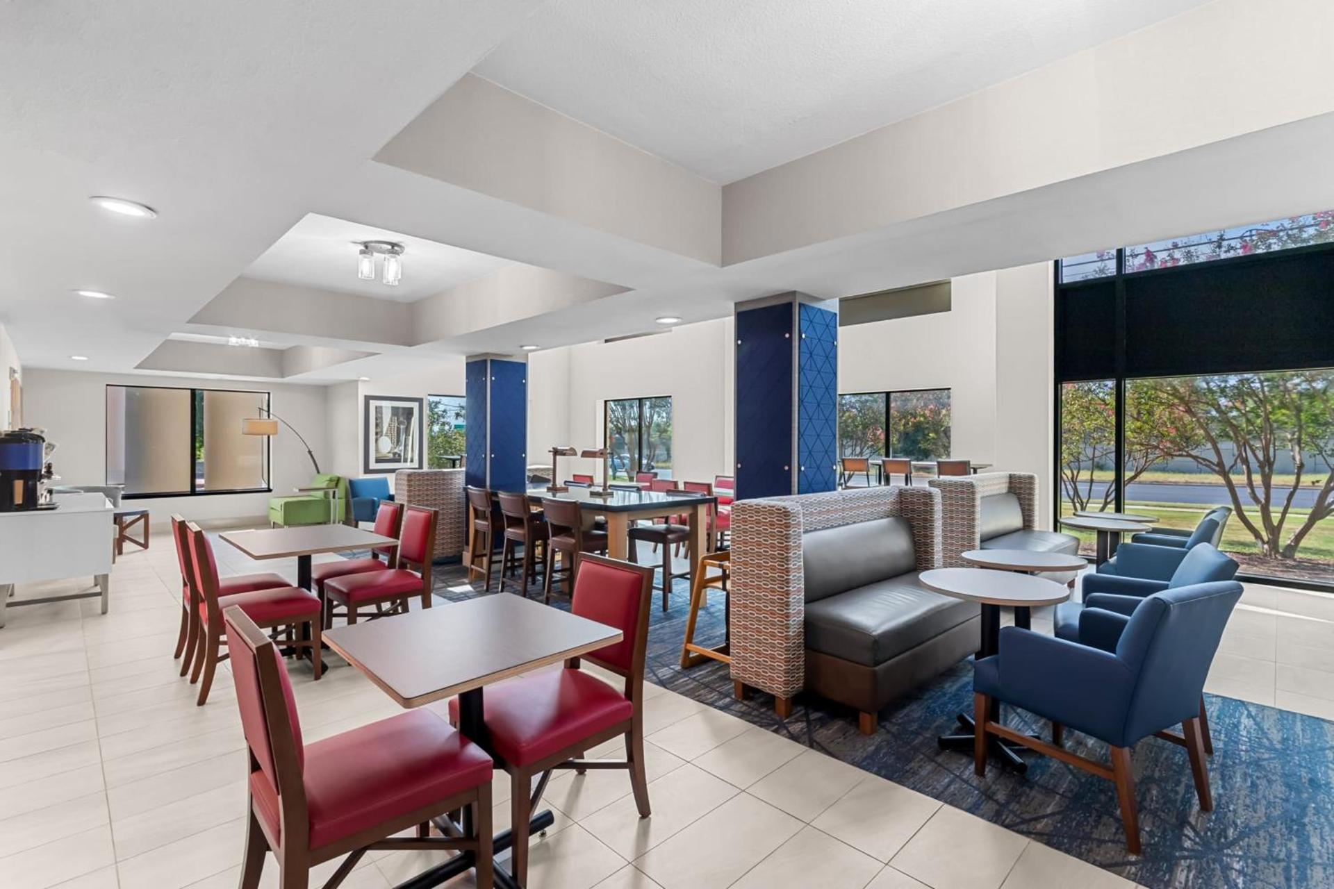 Holiday Inn Express & Suites Austin SW - Sunset Valley by IHG photo 39